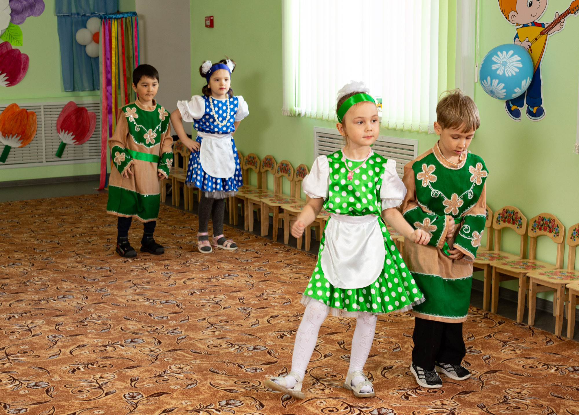 Кардаиловский детский сад. Утренник «Жаворонки». Валерий Логачев. Фото, музыка, видео — для души