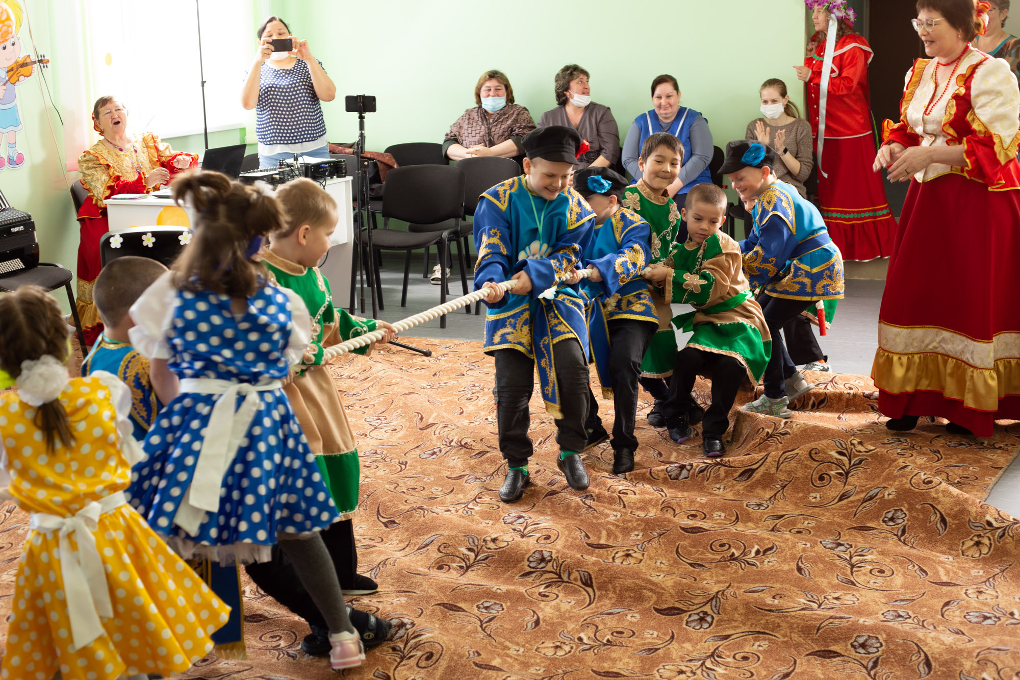 Кардаиловский детский сад. Утренник «Жаворонки». Валерий Логачев. Фото, музыка, видео — для души