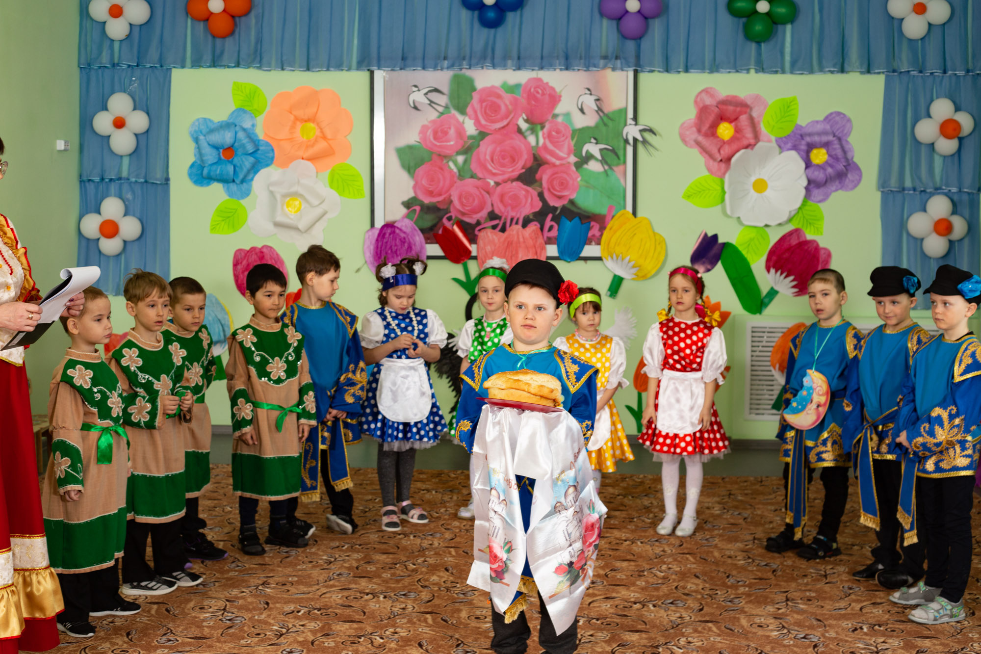 Кардаиловский детский сад. Утренник «Жаворонки». Валерий Логачев. Фото, музыка, видео — для души