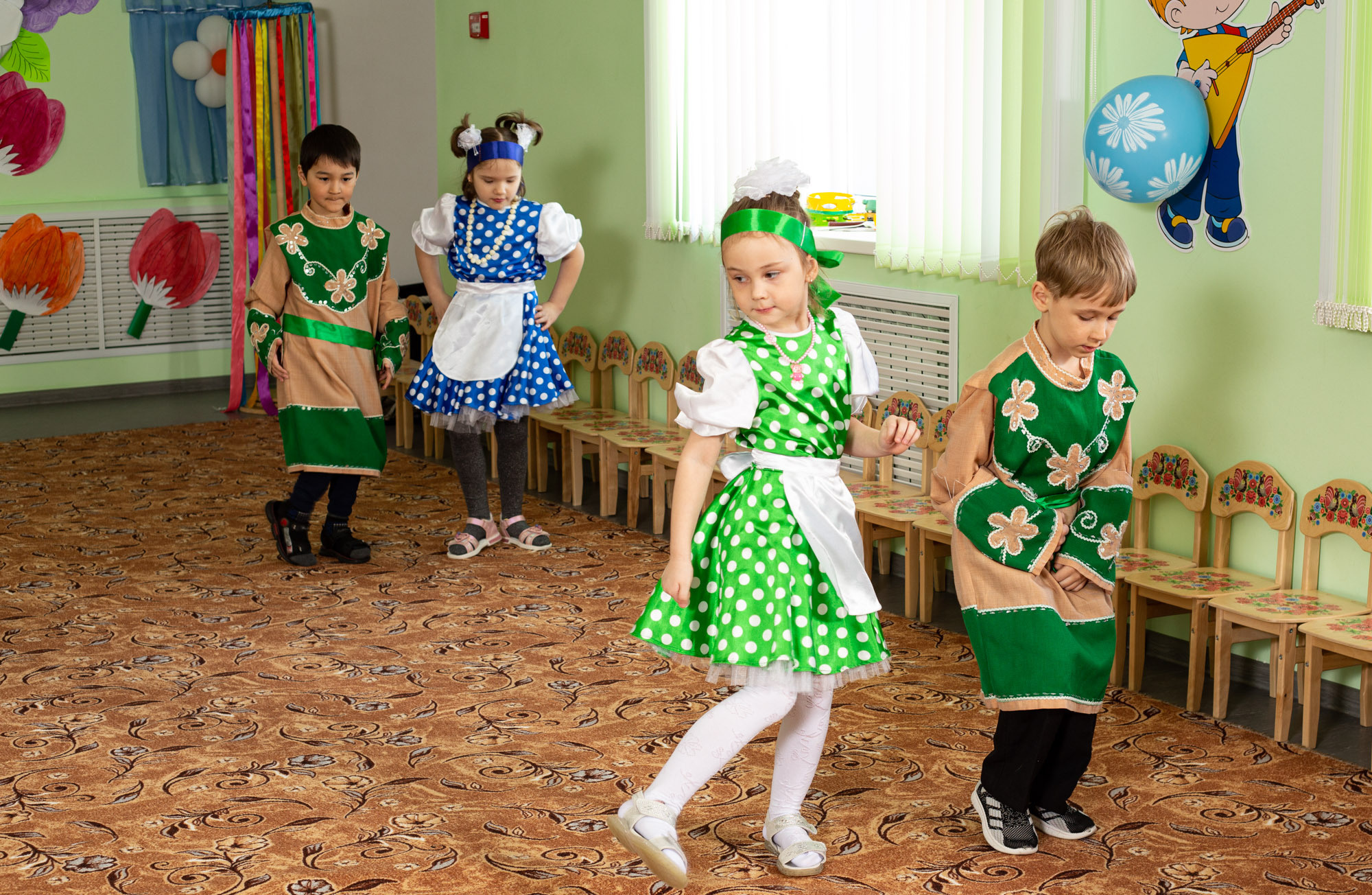 Кардаиловский детский сад. Утренник «Жаворонки». Валерий Логачев. Фото, музыка, видео — для души