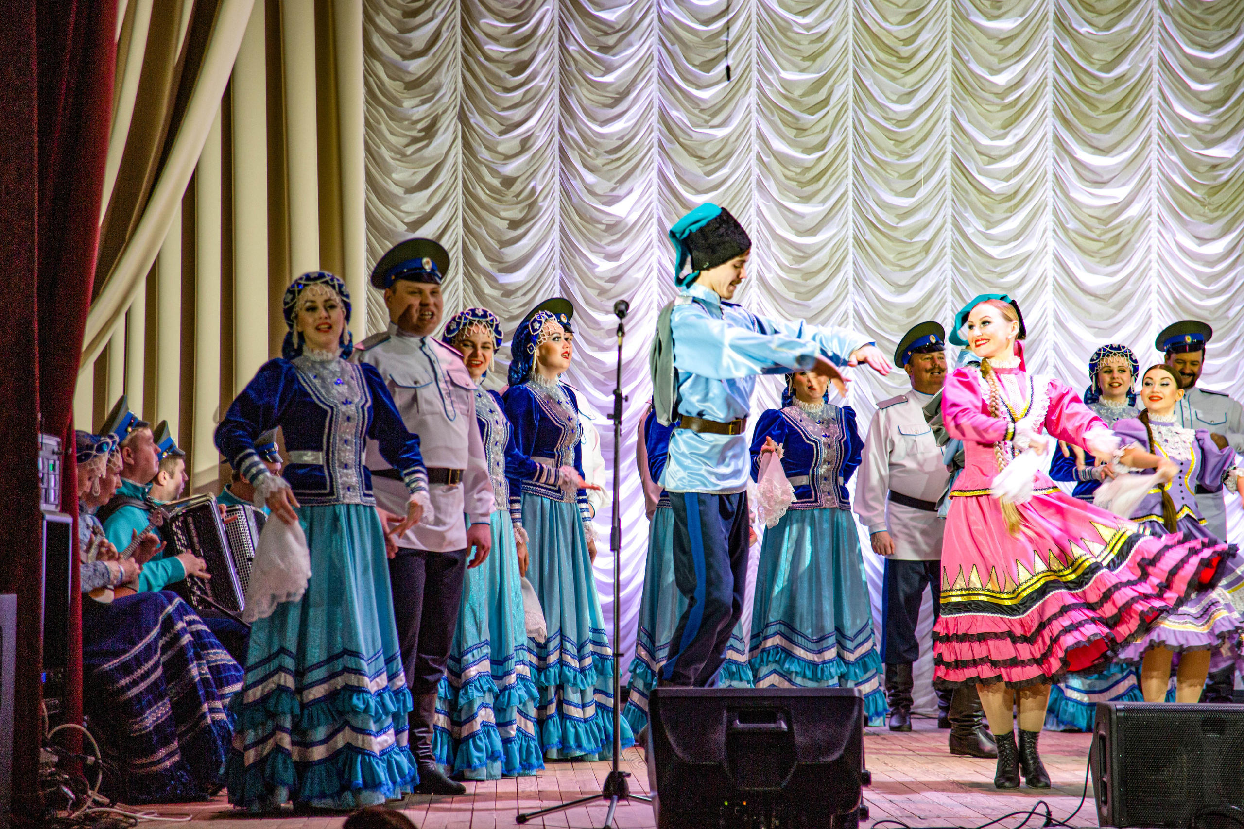 Оренбургский Народный хор в Илеке. Съемка 28 января2022. Валерий Логачев. Фото, музыка, видео — для души