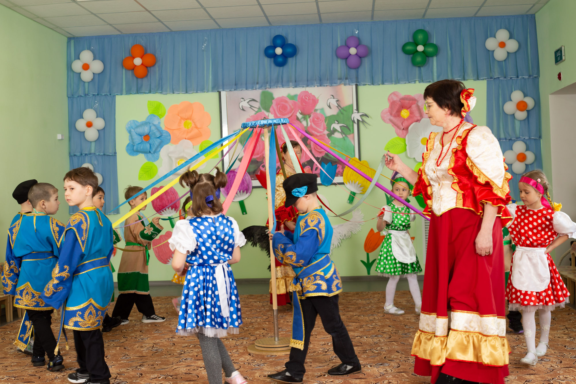 Кардаиловский детский сад. Утренник «Жаворонки». Валерий Логачев. Фото, музыка, видео — для души