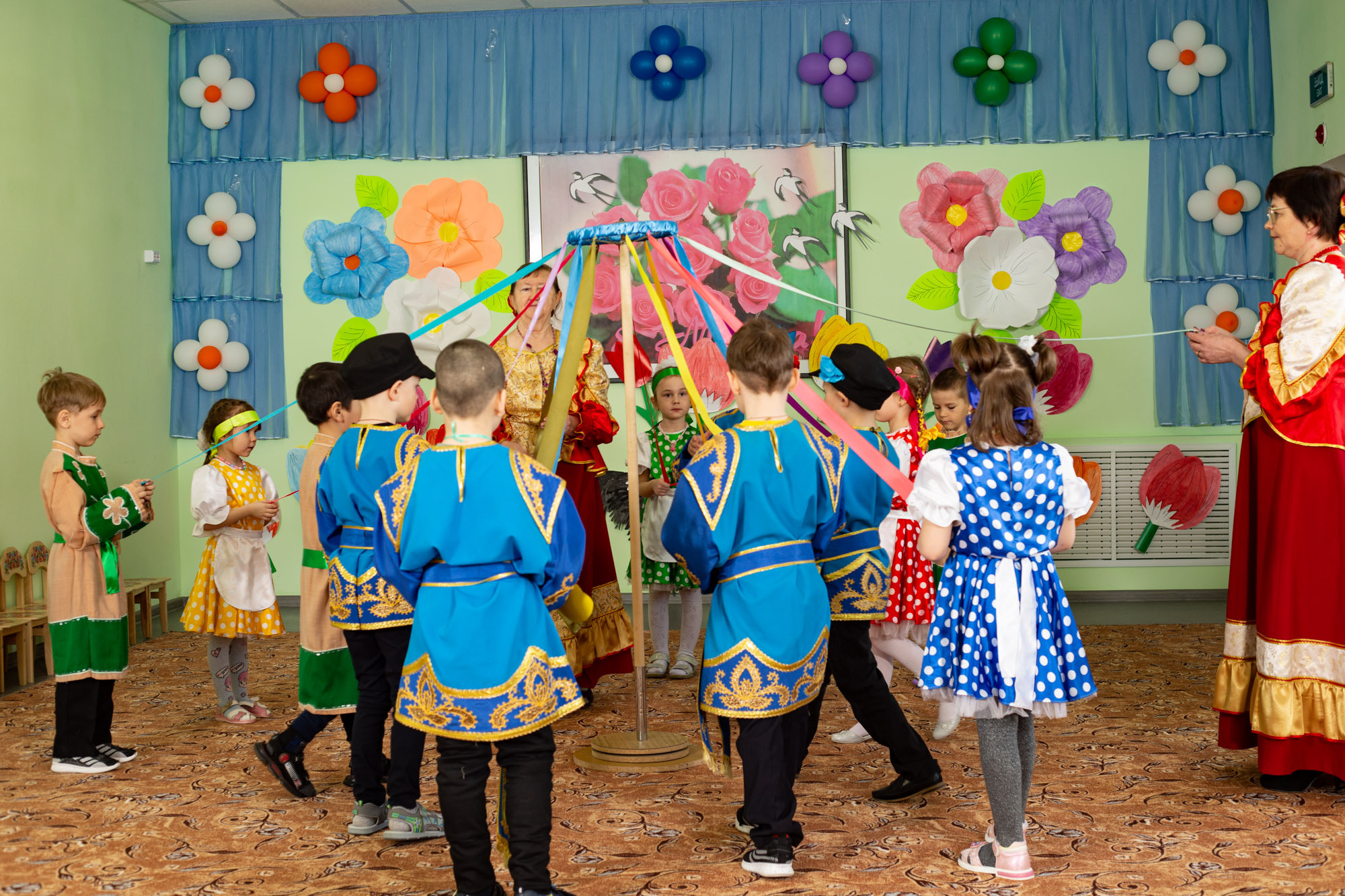 Кардаиловский детский сад. Утренник «Жаворонки». Валерий Логачев. Фото, музыка, видео — для души
