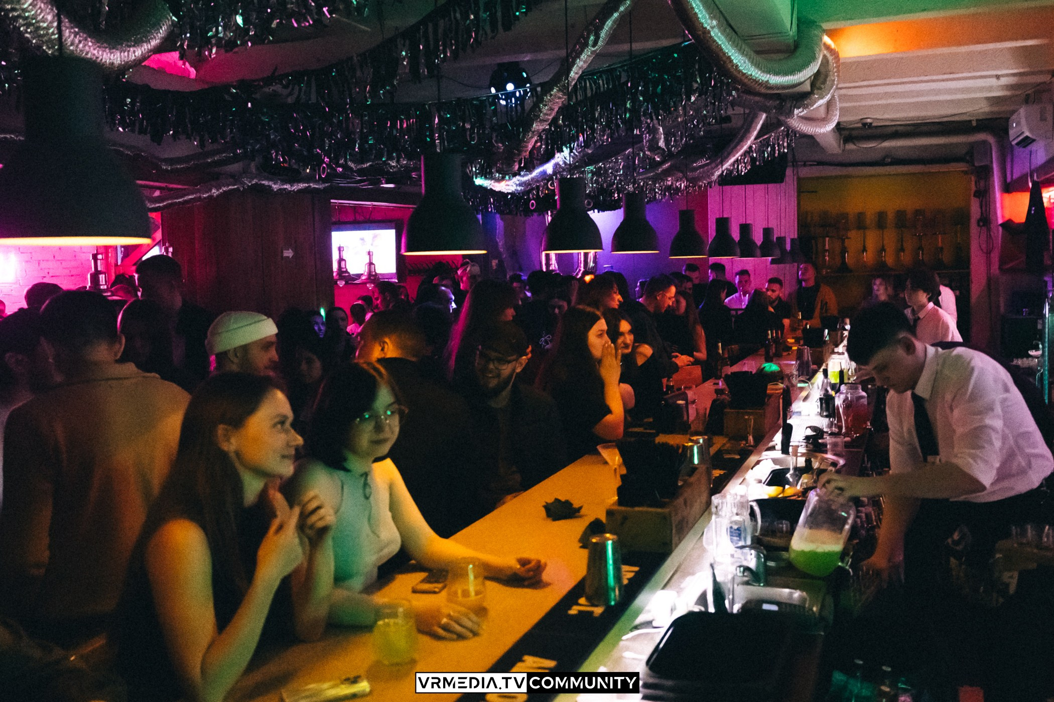 Бар «Cosmo»: Прощальная вечеринка