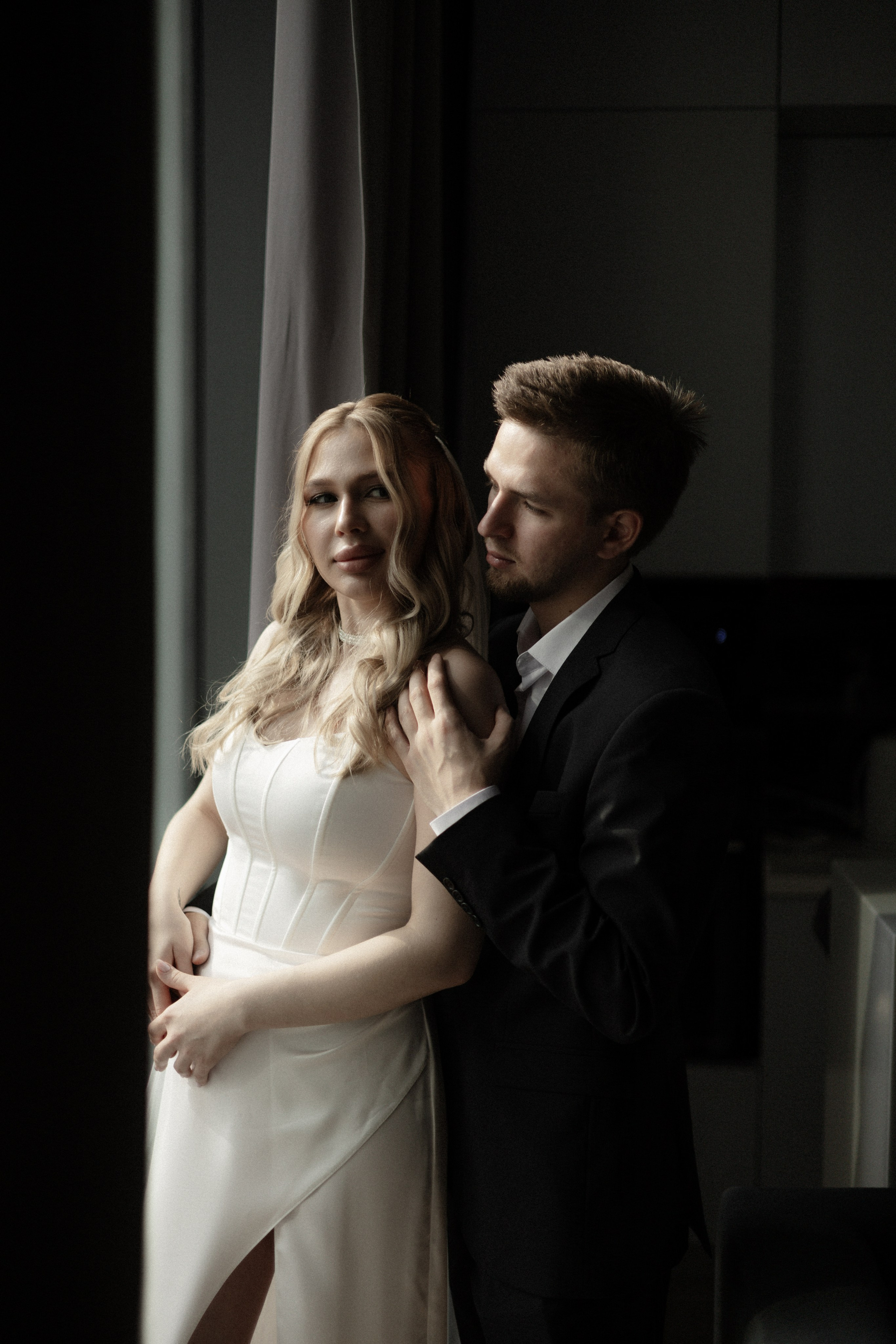 Арина и Дима. Сборы, роспись и прогулка. Свадебный и портретный фотограф в Москве Анастасия Масюк