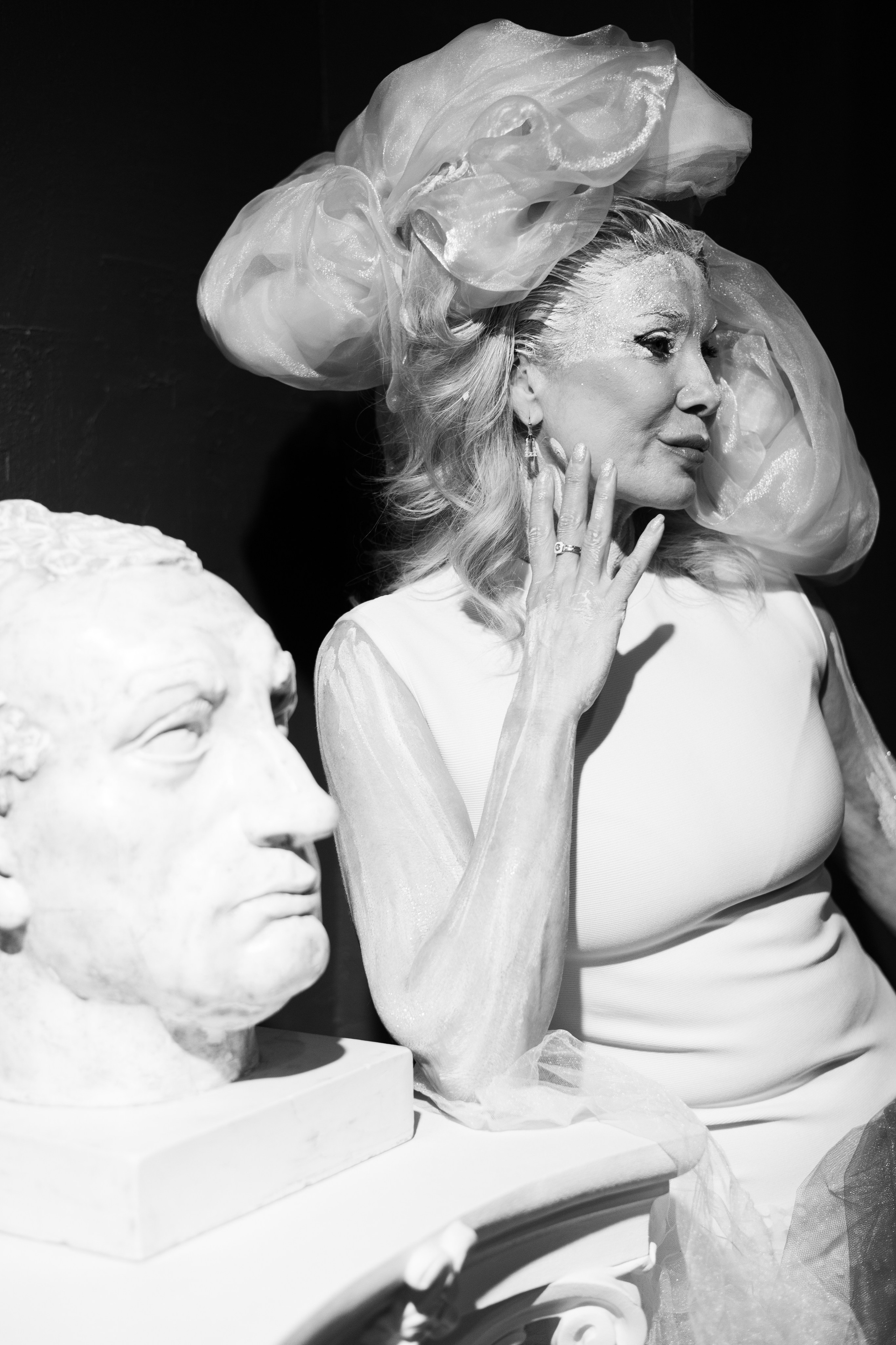 Студийная съемка. Привет, меня зовут Юлия Великая!