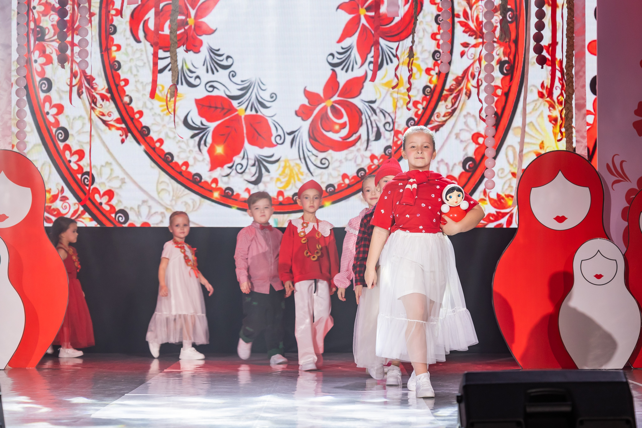 Показ Happy Kids. Выпускные альбомы во Владивостоке