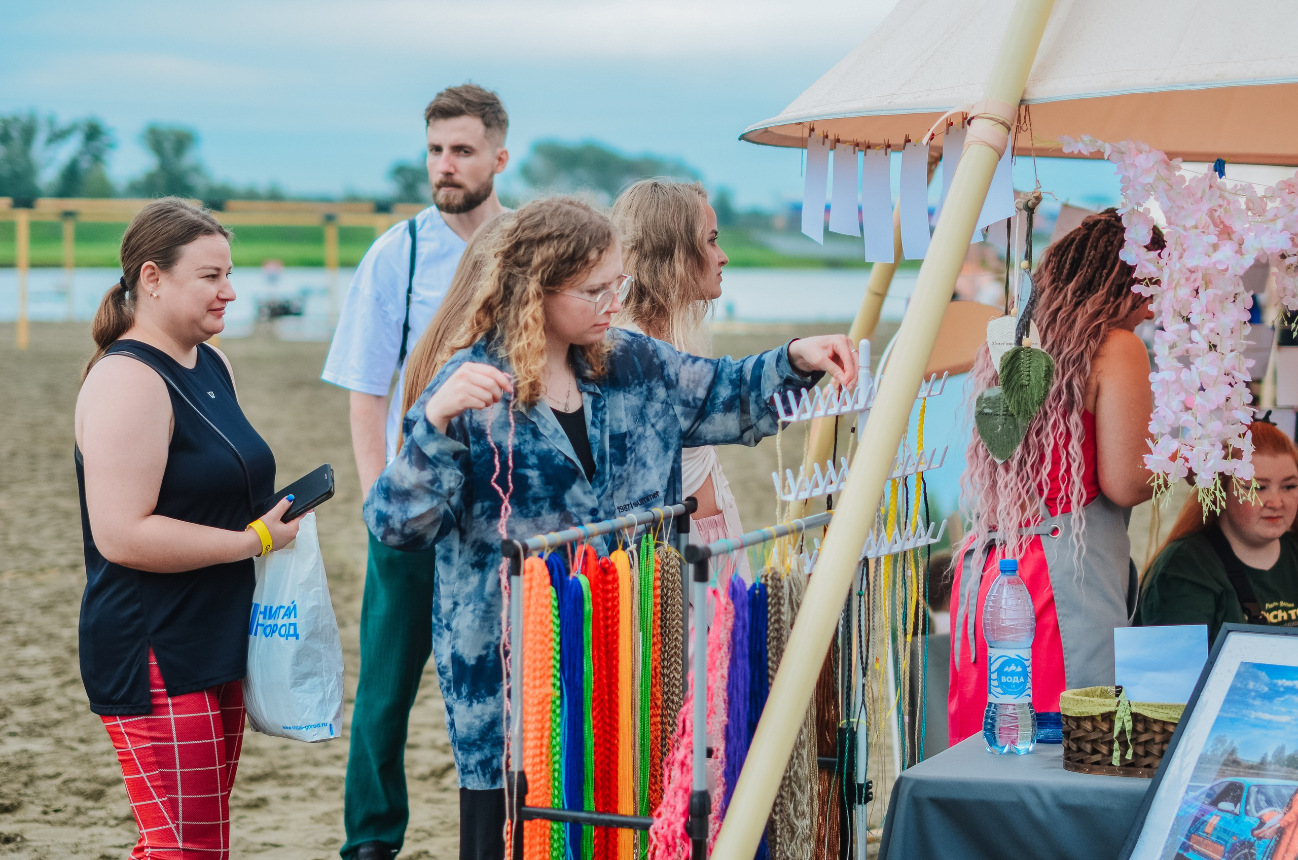 Фестиваль «Грань» 2025. Спортивная площадка. Денисова Аля — фотограф для парных съемок и индивидуальных историй в Барнауле