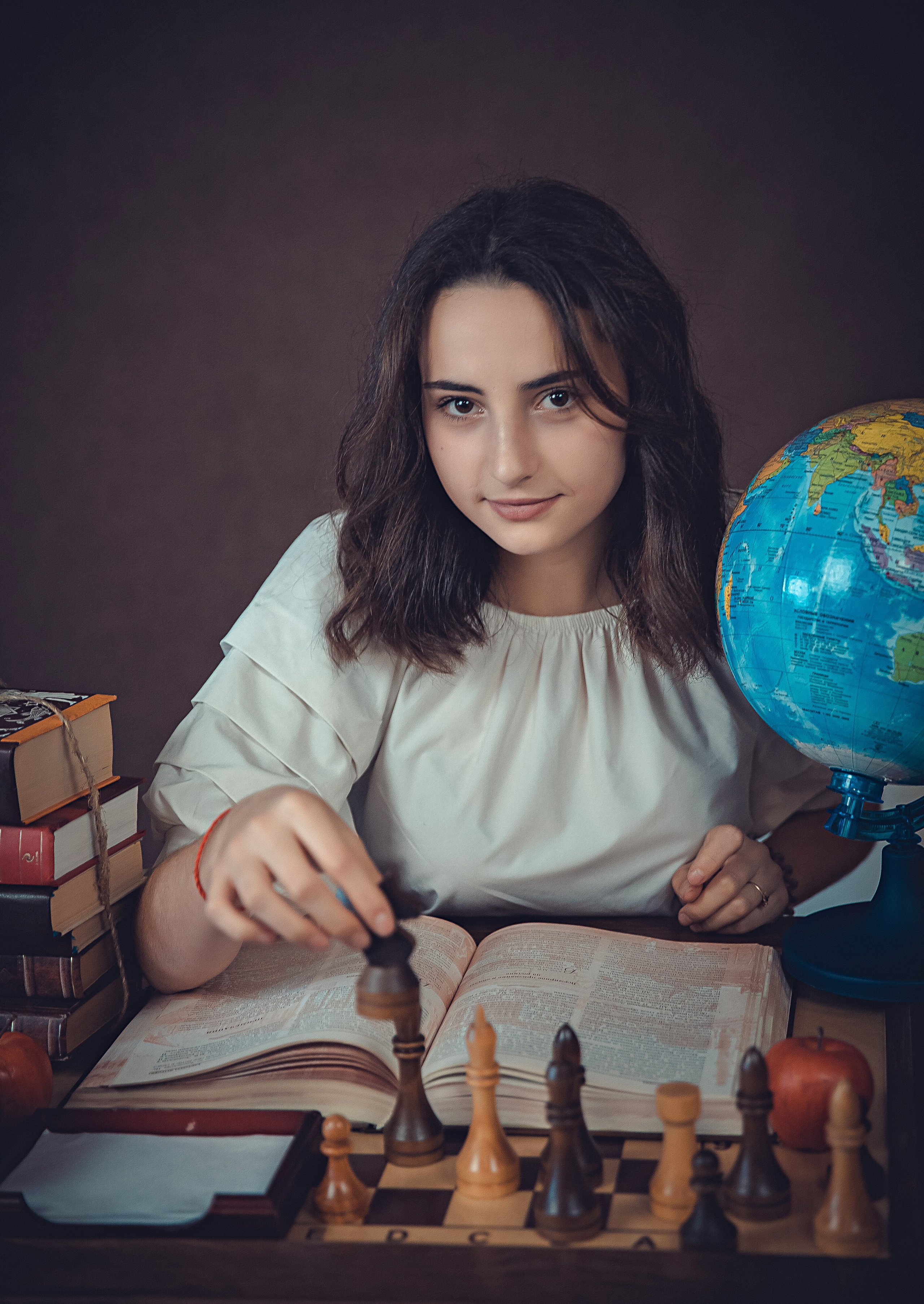 ПОРТРЕТЫ НА ЦВЕТНОМ ФОНЕ. Современные Выпускные Альбомы в Ростове-на-Дону