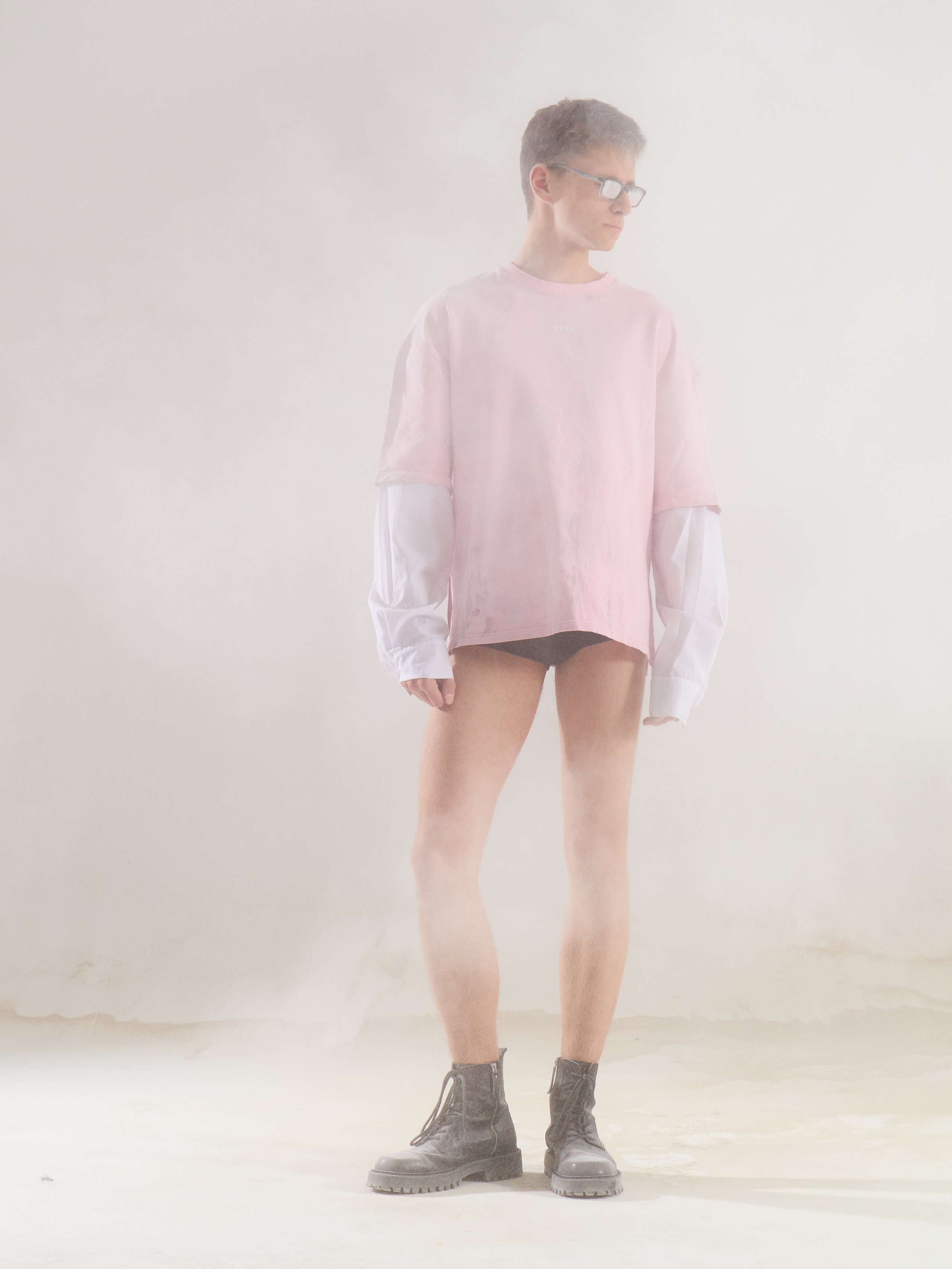 Организуем предметную съемку одежды для экспортных каталогов с московским фотографом