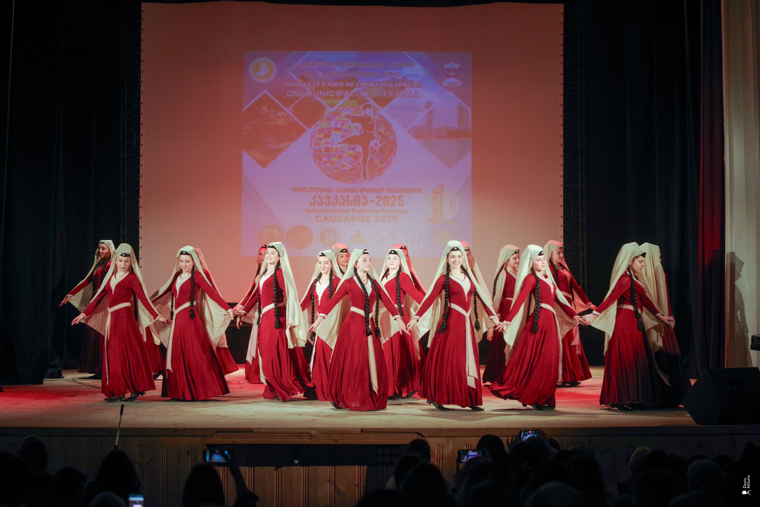 Танцы в прекрасном Они. Портретный фотограф Денис Милютин