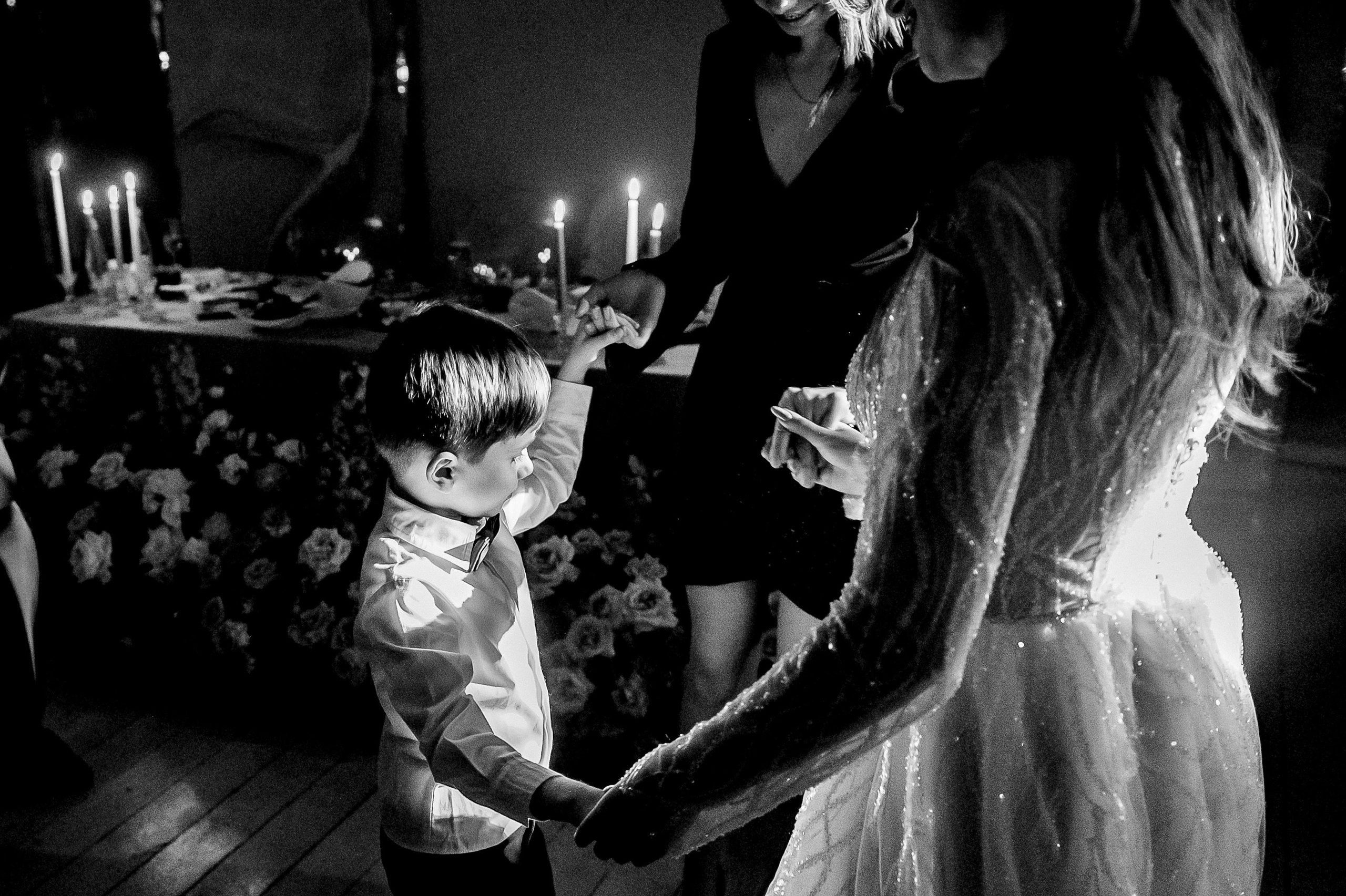 Свадебные сборы Кати и Степана в отеле Radisson Blu Olimpiyskiy. Свадебный фотограф Москва — Сергей и Татьяна