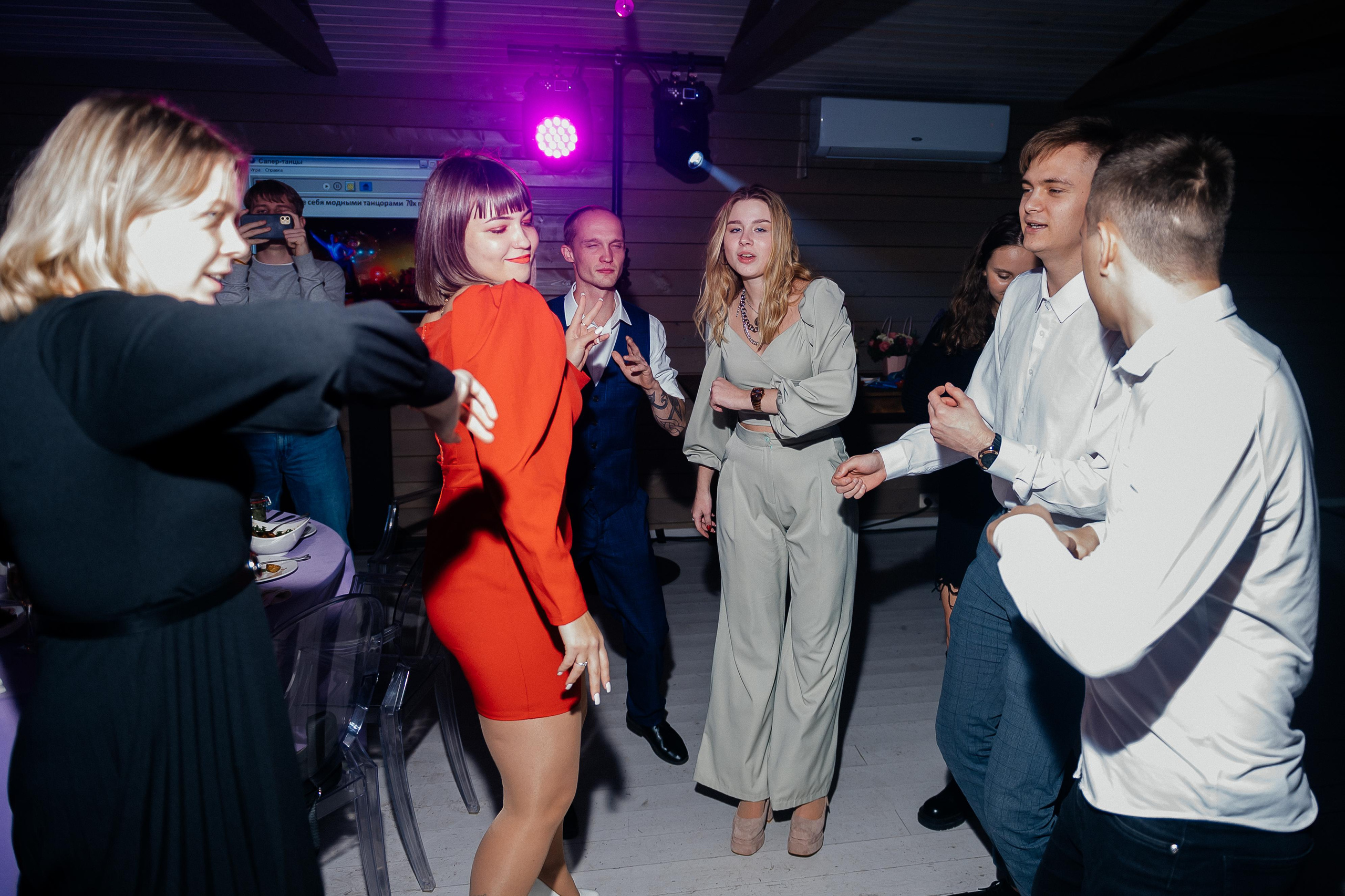 Свадебные сборы Кати и Степана в отеле Radisson Blu Olimpiyskiy. Свадебный фотограф Москва — Сергей и Татьяна