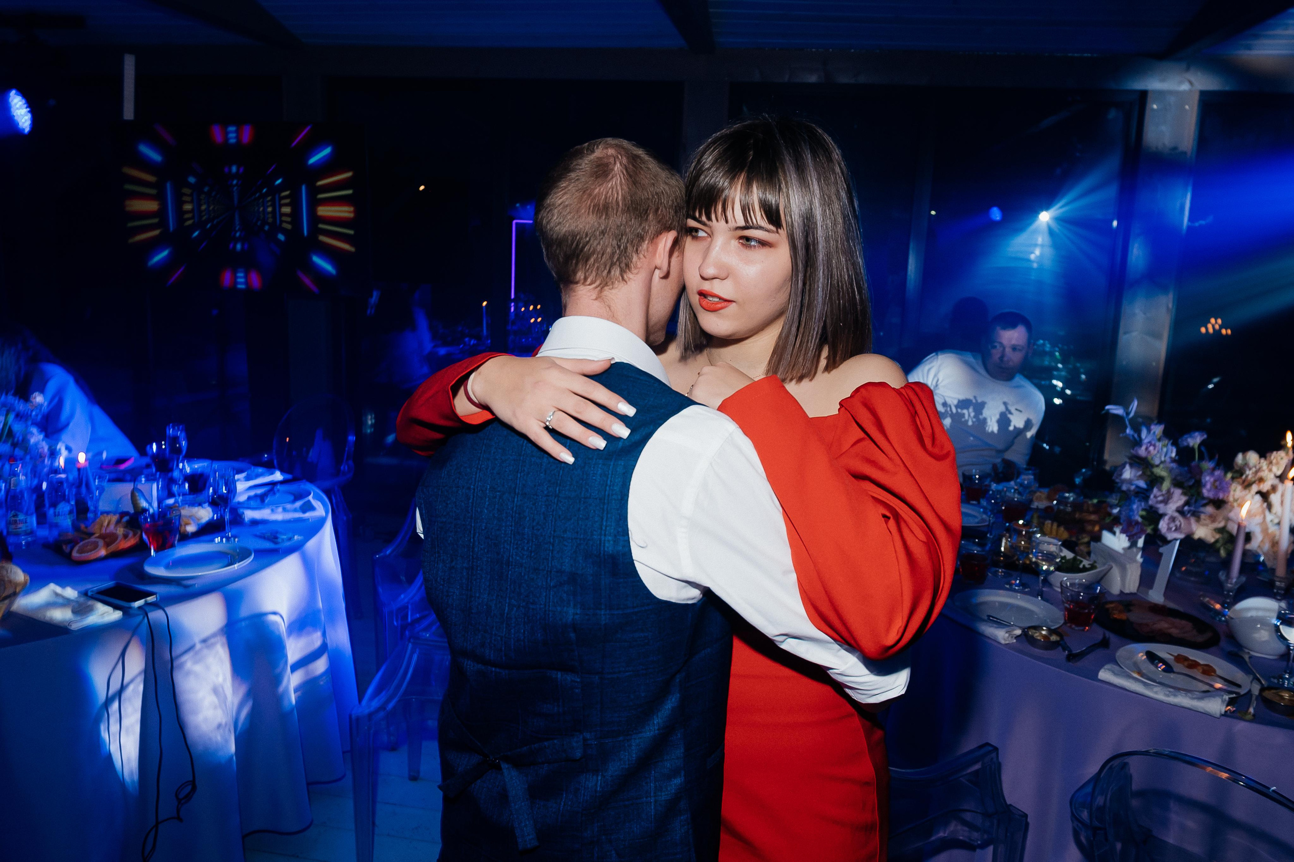 Свадебные сборы Кати и Степана в отеле Radisson Blu Olimpiyskiy. Свадебный фотограф Москва — Сергей и Татьяна