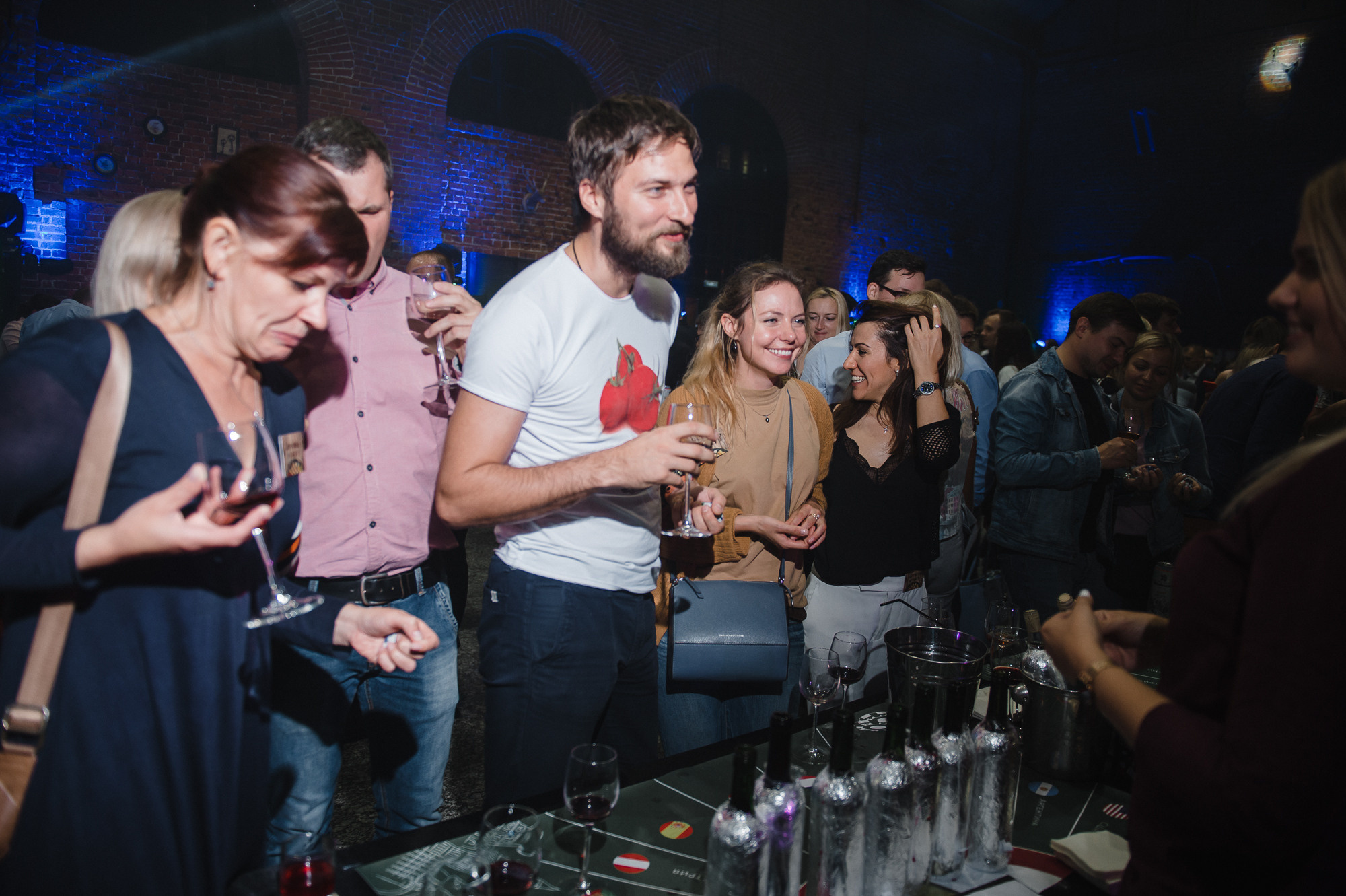 Репортажное фото праздника еды в Loft hall 2. Свадебный фотограф Москва — Сергей и Татьяна