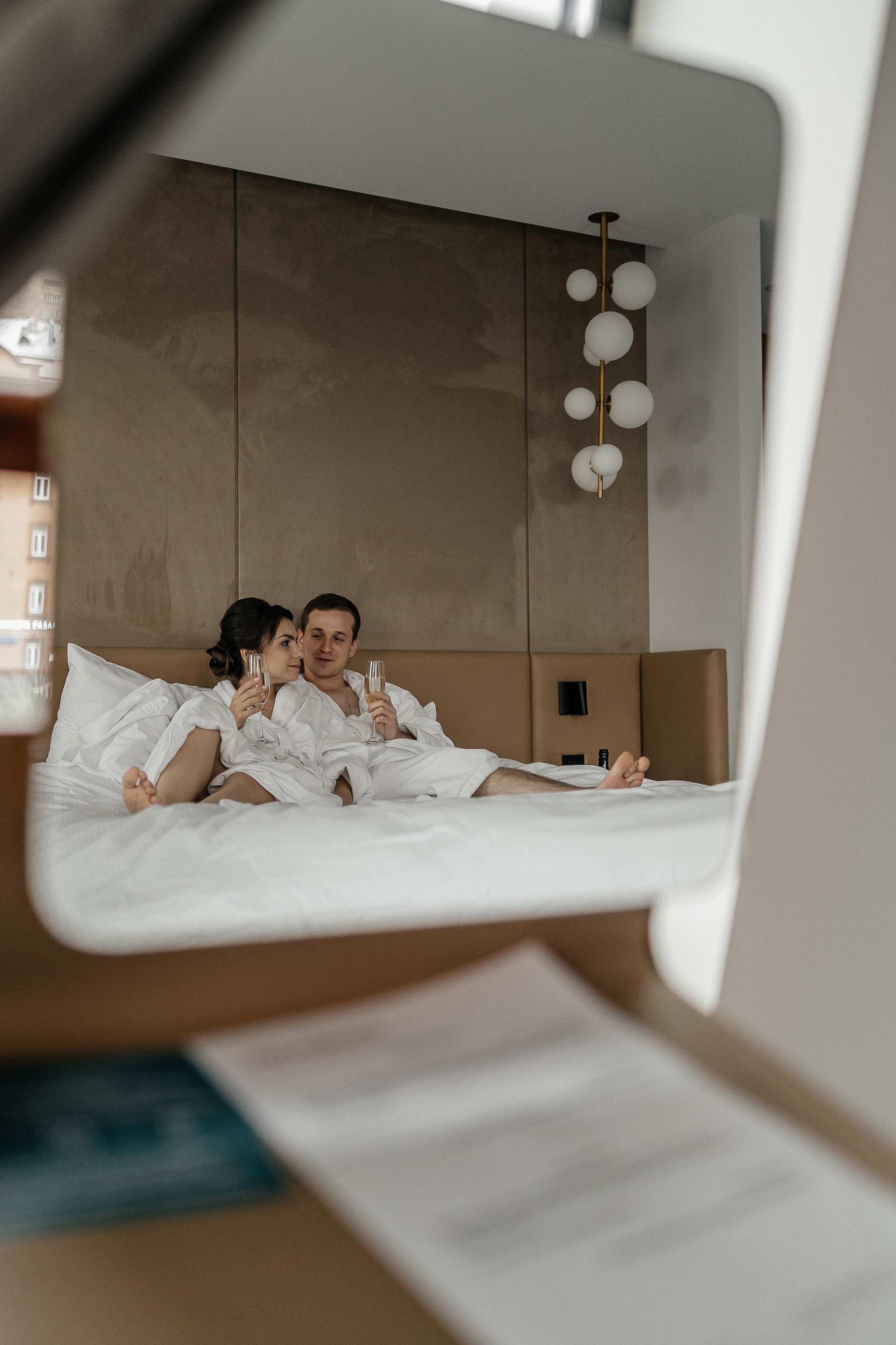 Осенняя свадьба Светы и Миши, со сбора в отеле Movenpic. Свадебный фотограф Москва — Сергей и Татьяна