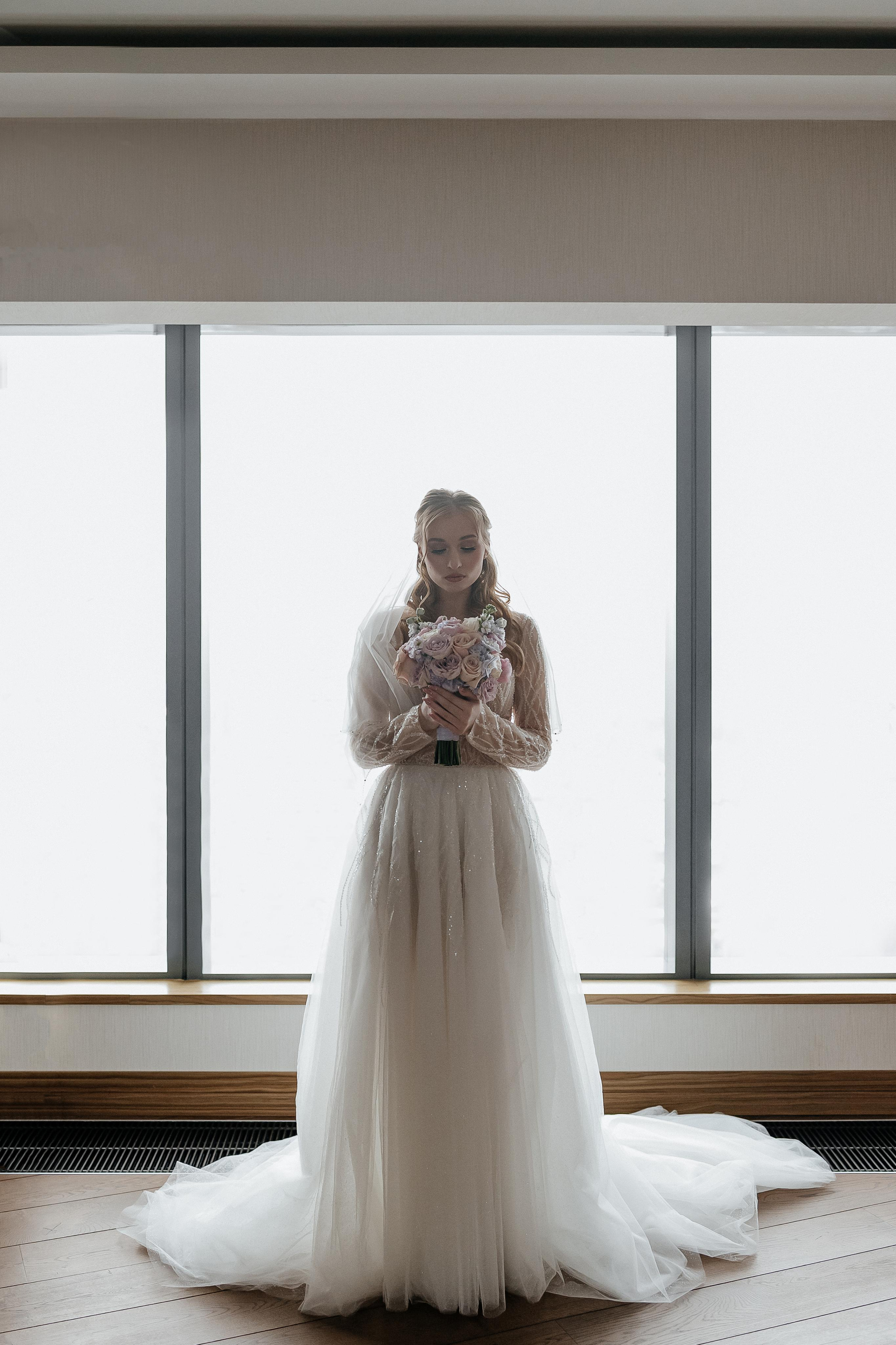 Свадебные сборы Кати и Степана в отеле Radisson Blu Olimpiyskiy. Свадебный фотограф Москва — Сергей и Татьяна