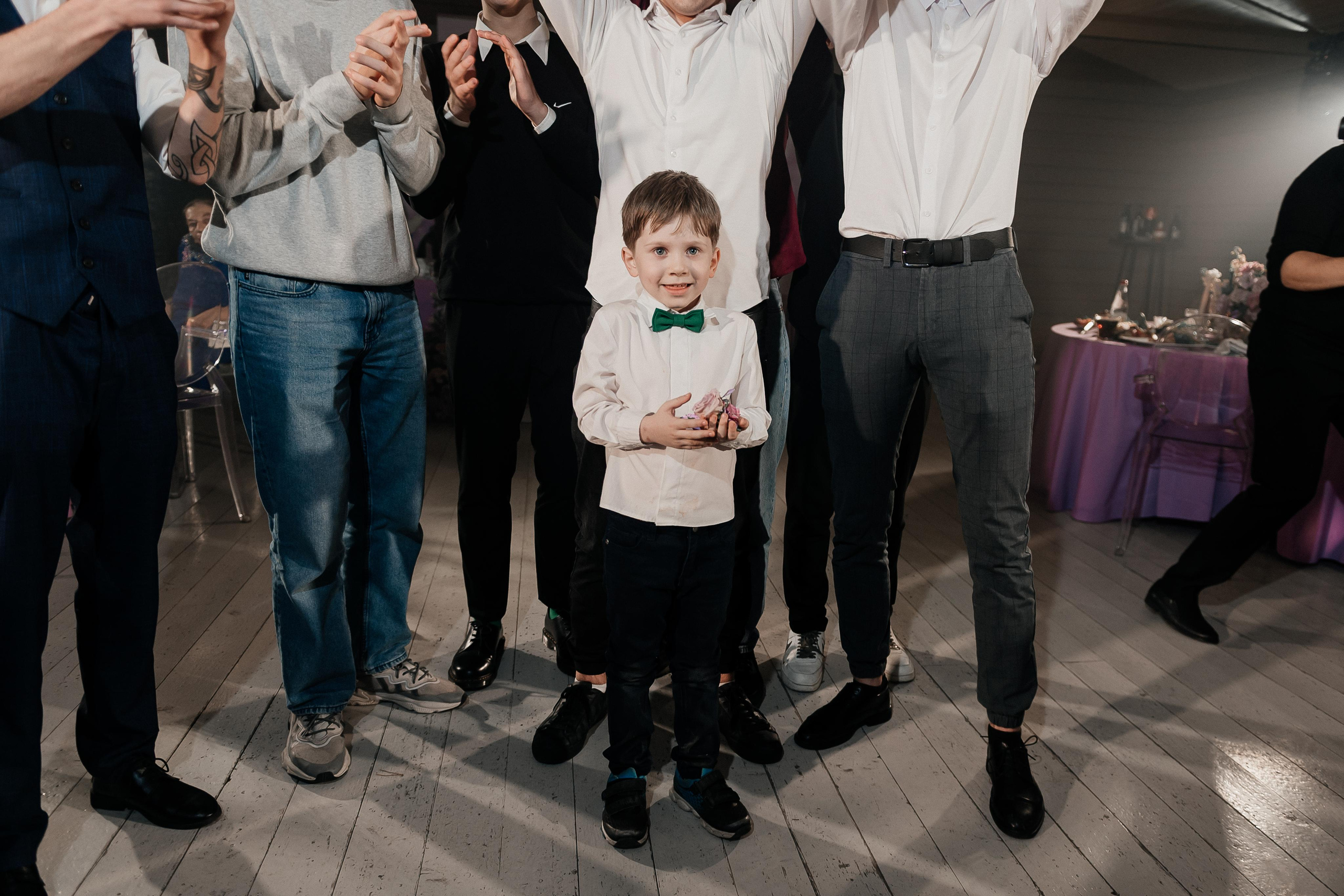 Свадебные сборы Кати и Степана в отеле Radisson Blu Olimpiyskiy. Свадебный фотограф Москва — Сергей и Татьяна