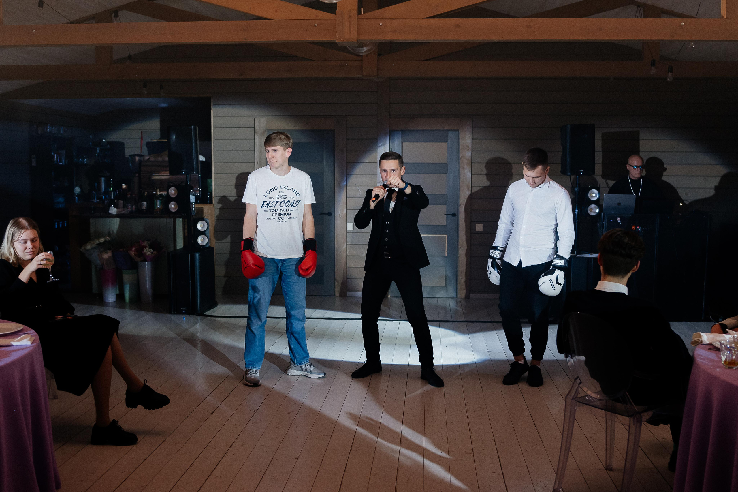 Свадебные сборы Кати и Степана в отеле Radisson Blu Olimpiyskiy. Свадебный фотограф Москва — Сергей и Татьяна