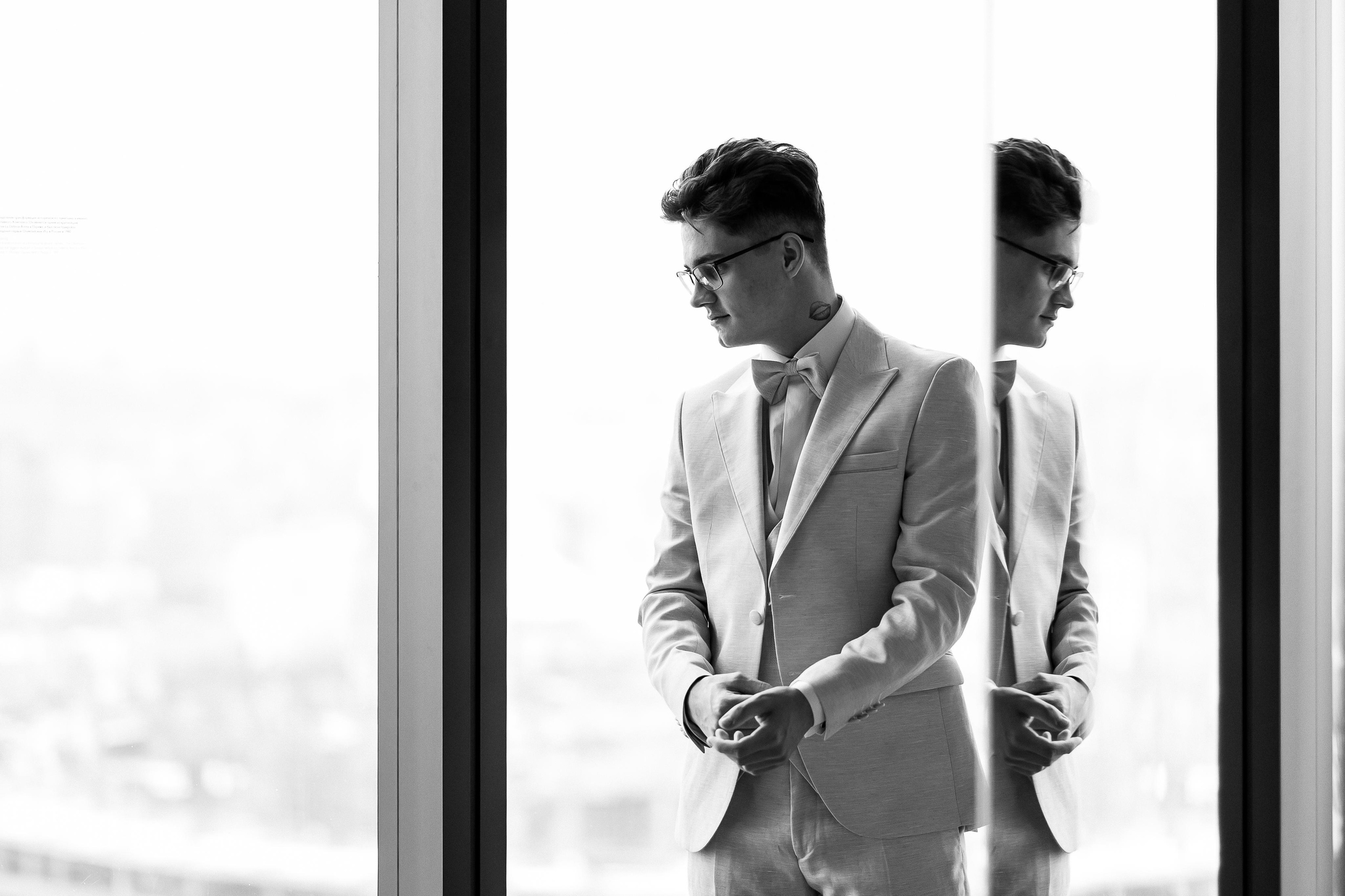 Свадебные сборы Кати и Степана в отеле Radisson Blu Olimpiyskiy. Свадебный фотограф Москва — Сергей и Татьяна