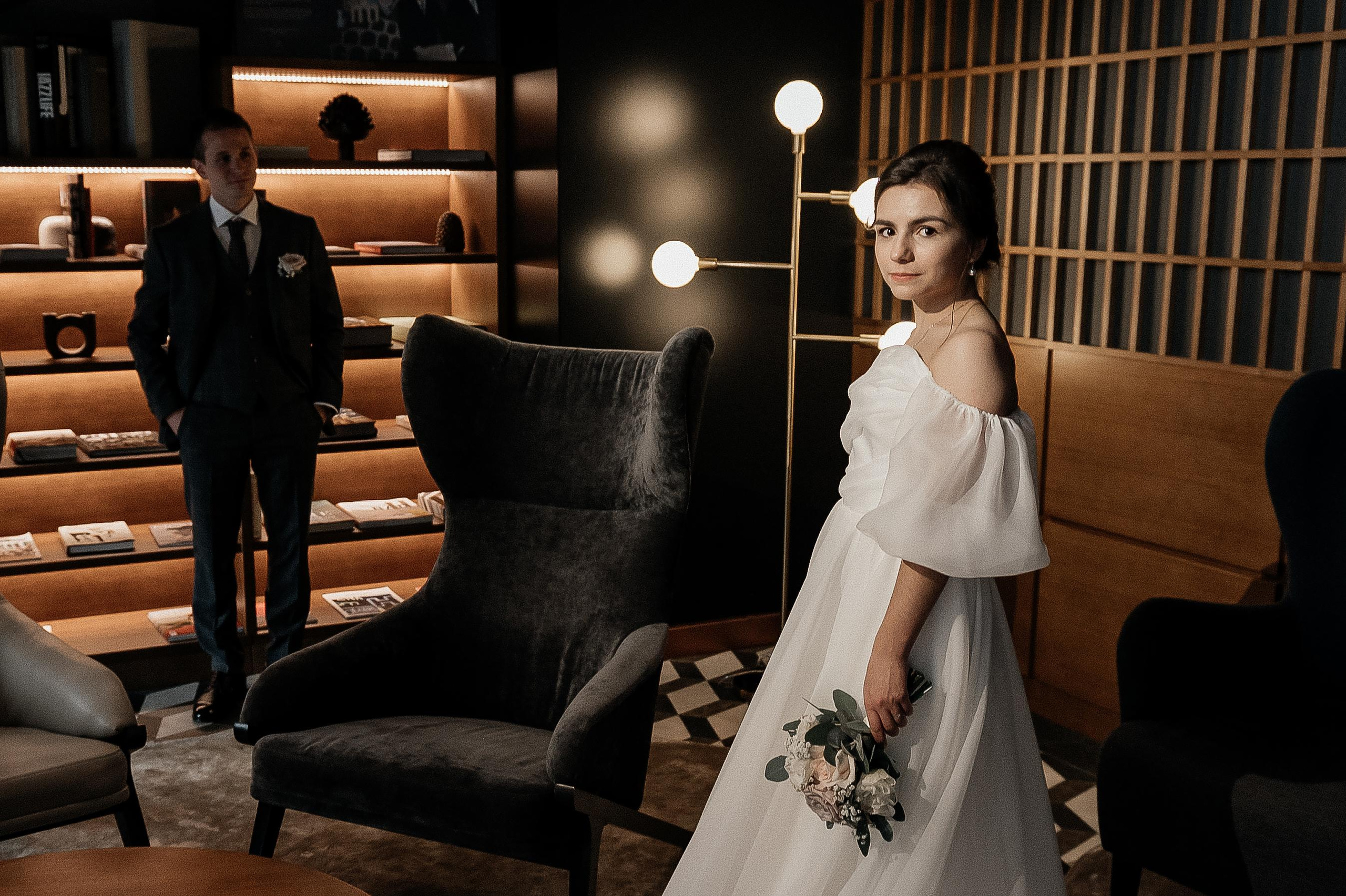 Осенняя свадьба Светы и Миши, со сбора в отеле Movenpic. Свадебный фотограф Москва — Сергей и Татьяна