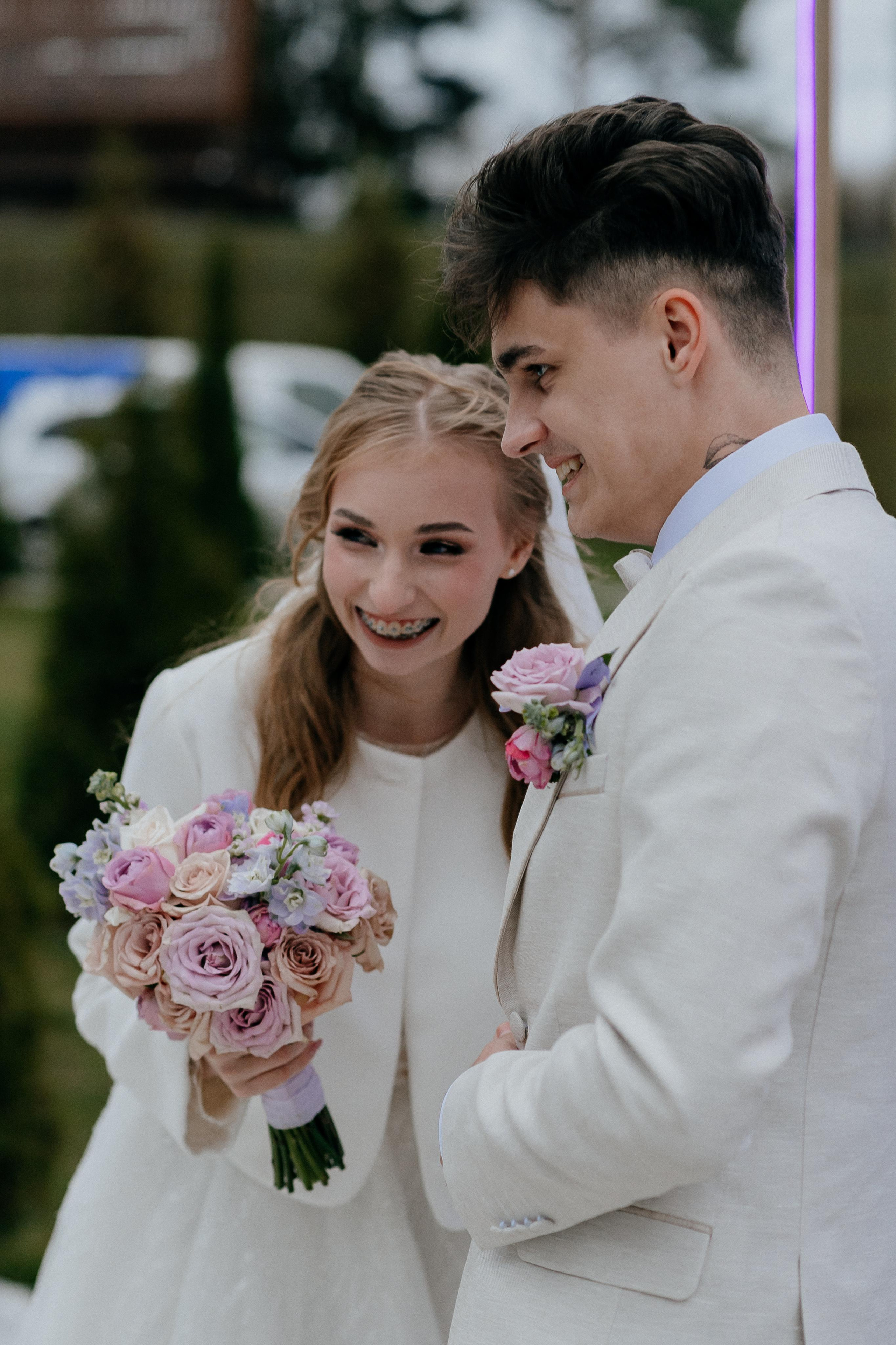 Свадебные сборы Кати и Степана в отеле Radisson Blu Olimpiyskiy. Свадебный фотограф Москва — Сергей и Татьяна