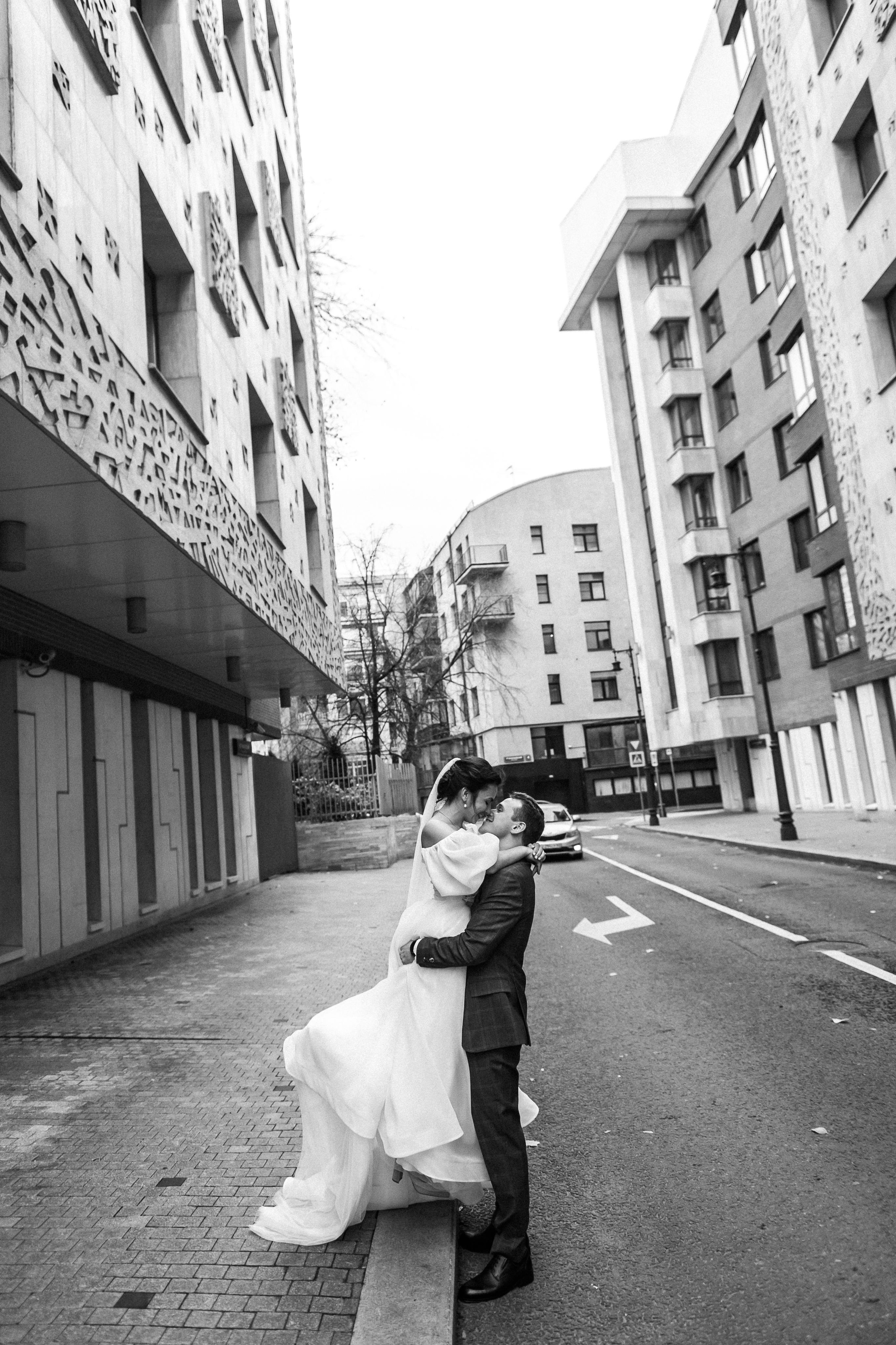 Осенняя свадьба Светы и Миши, со сбора в отеле Movenpic. Свадебный фотограф Москва — Сергей и Татьяна