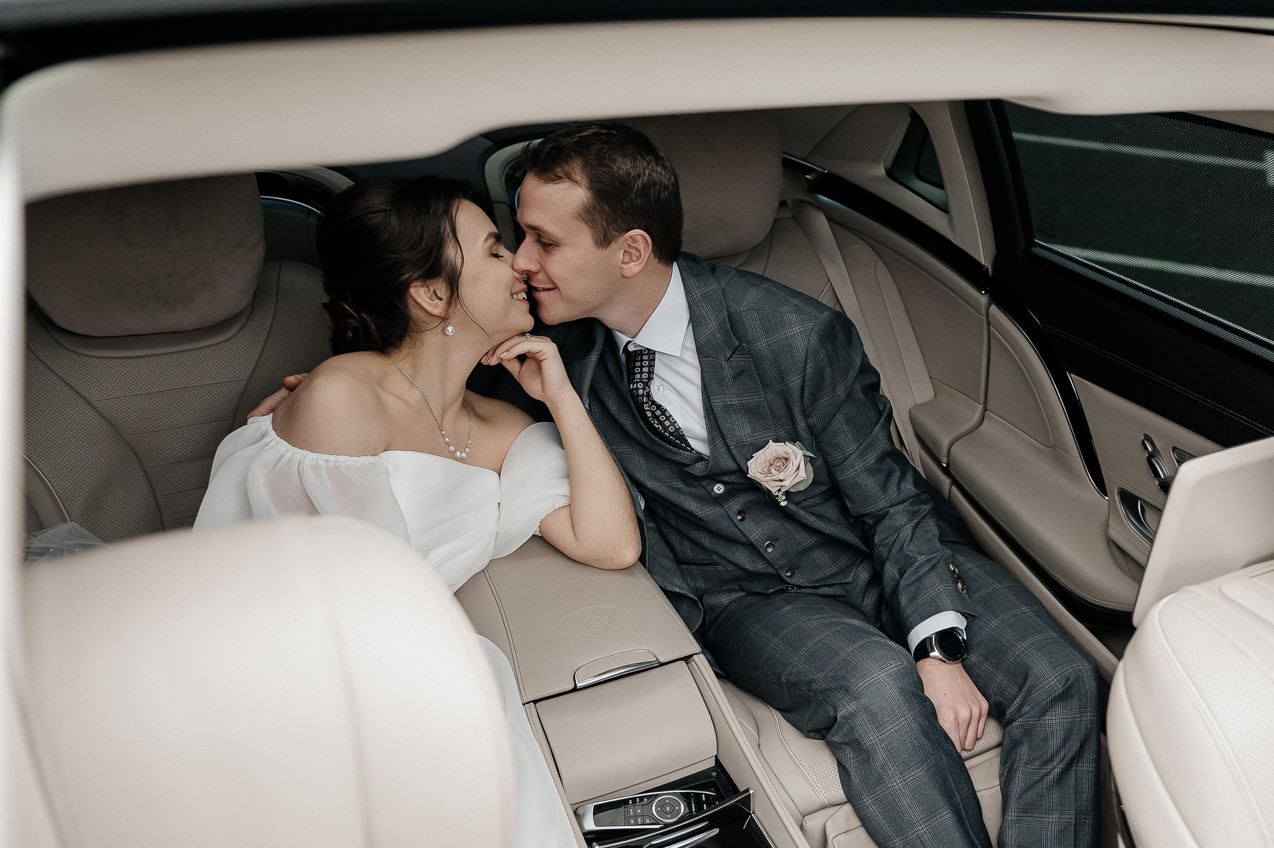 Осенняя свадьба Светы и Миши, со сбора в отеле Movenpic. Свадебный фотограф Москва — Сергей и Татьяна