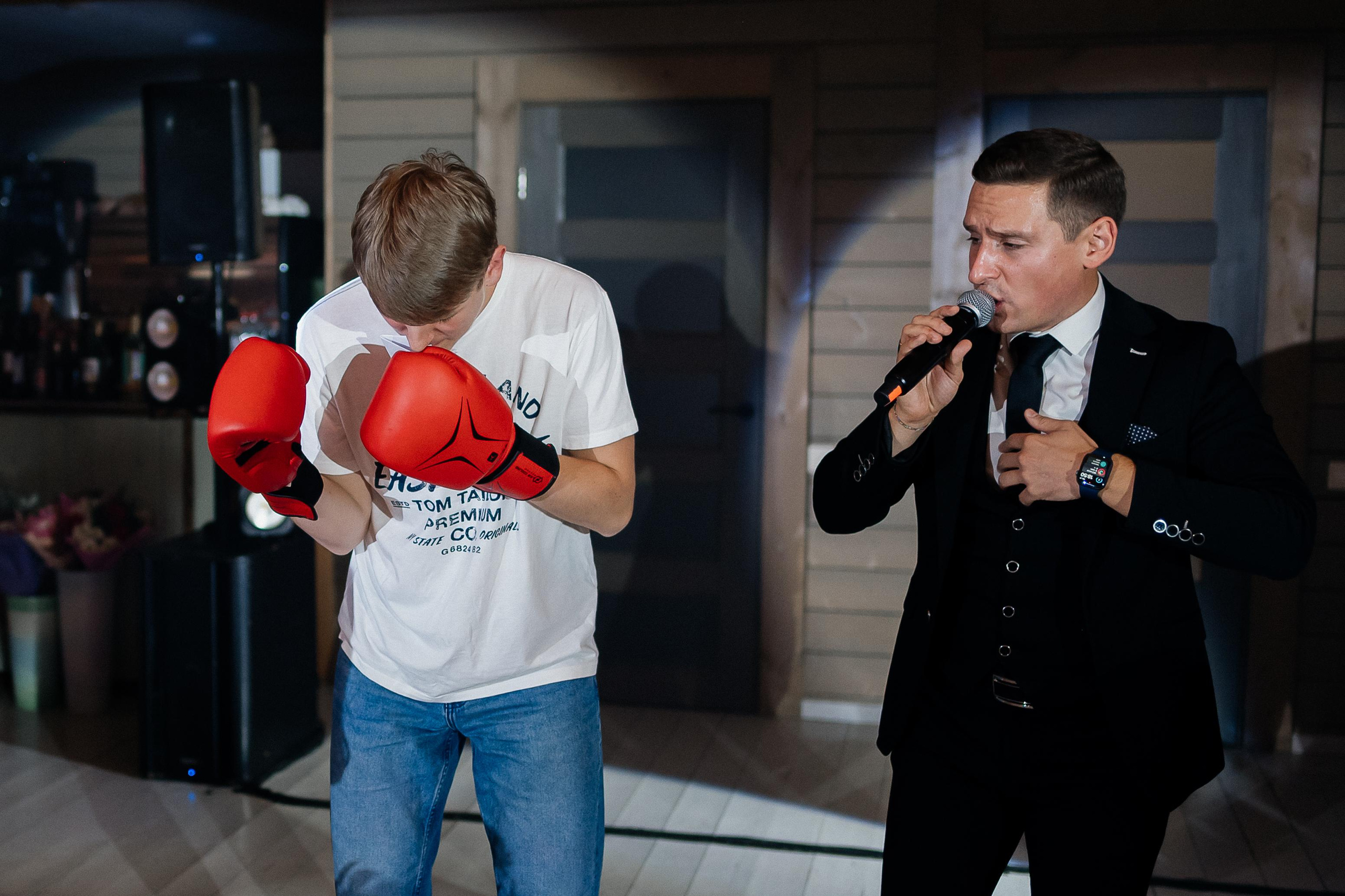 Свадебные сборы Кати и Степана в отеле Radisson Blu Olimpiyskiy. Свадебный фотограф Москва — Сергей и Татьяна