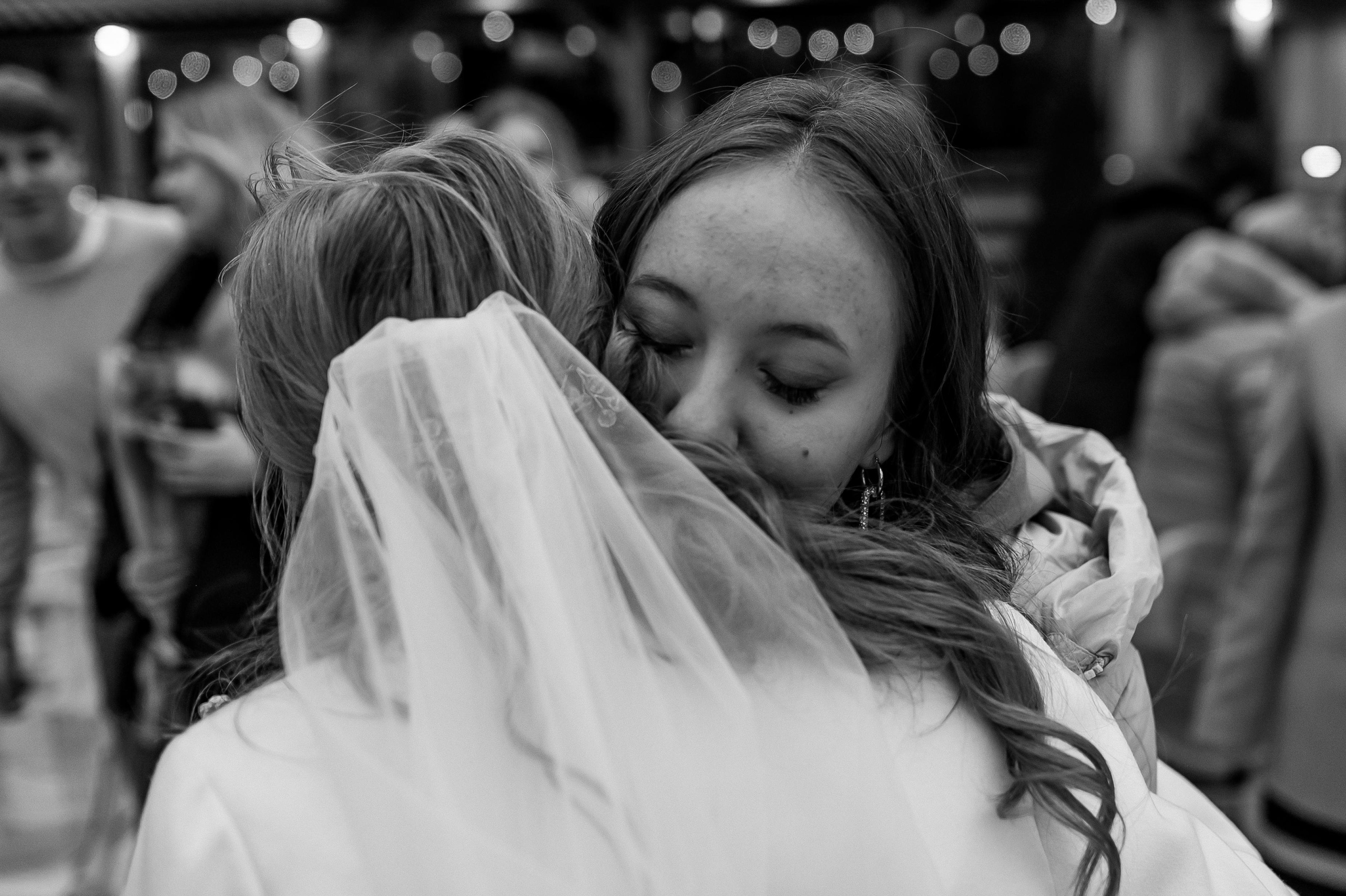 Свадебные сборы Кати и Степана в отеле Radisson Blu Olimpiyskiy. Свадебный фотограф Москва — Сергей и Татьяна