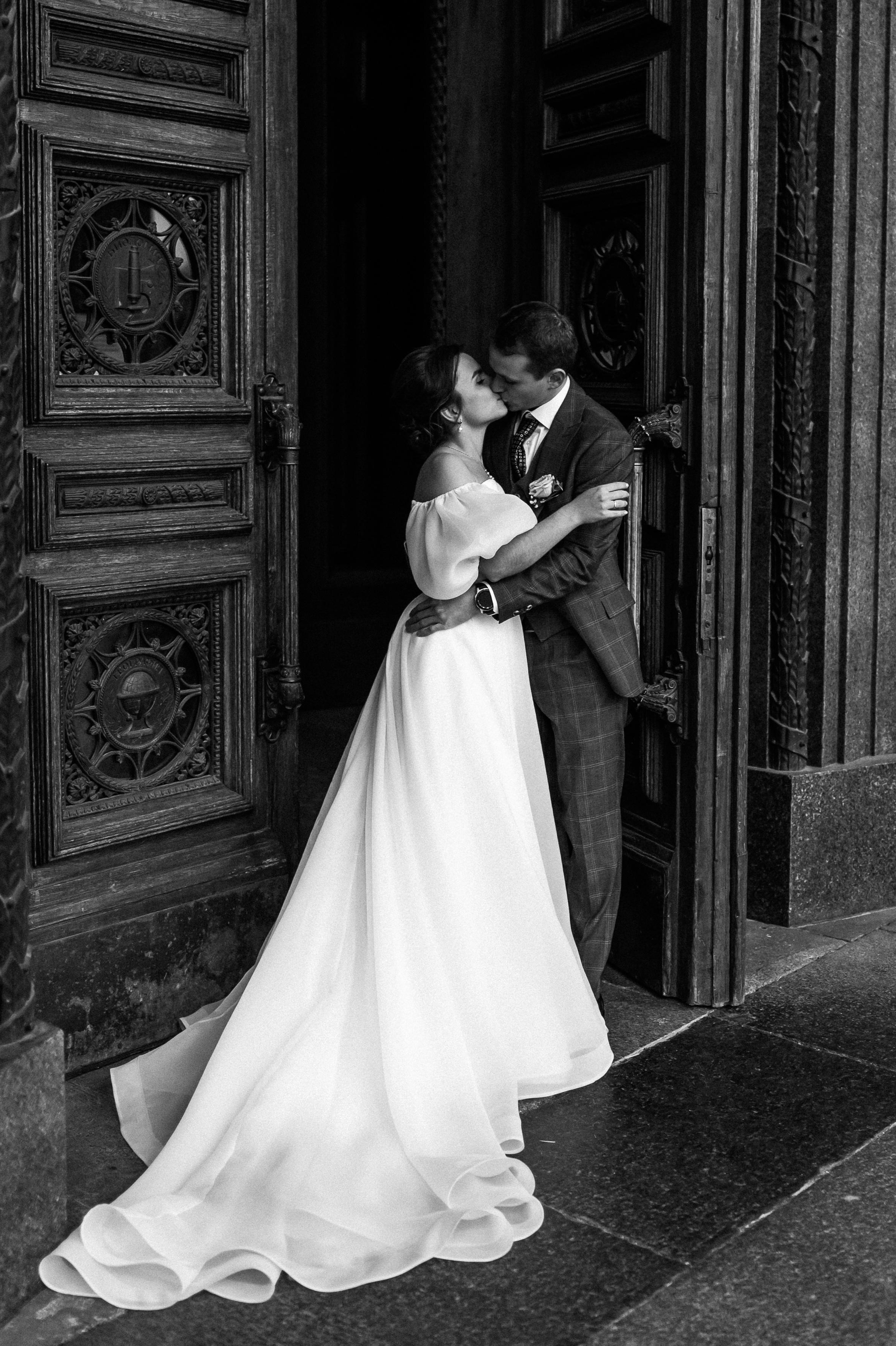 Осенняя свадьба Светы и Миши, со сбора в отеле Movenpic. Свадебный фотограф Москва — Сергей и Татьяна