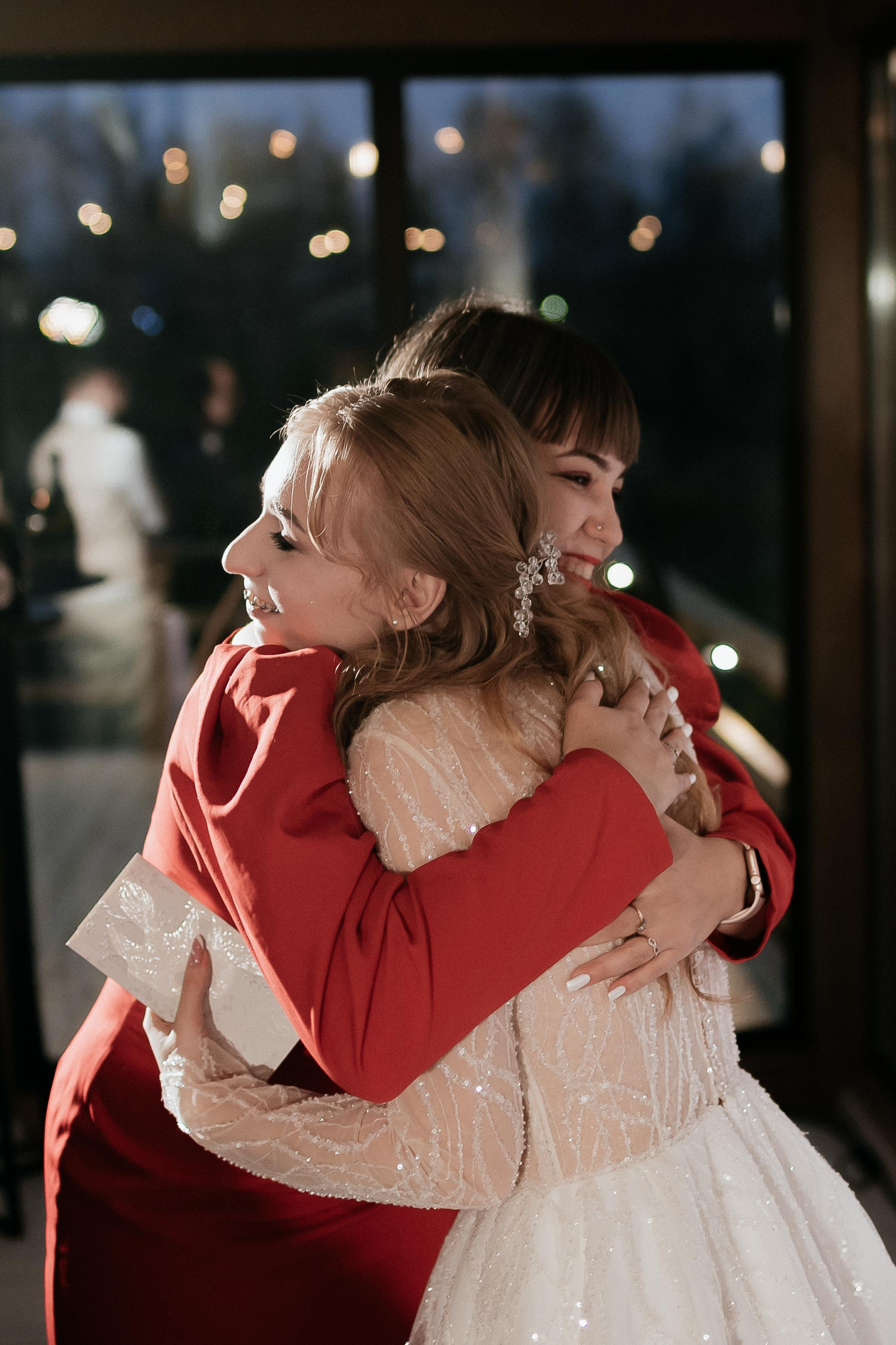 Свадебные сборы Кати и Степана в отеле Radisson Blu Olimpiyskiy. Свадебный фотограф Москва — Сергей и Татьяна