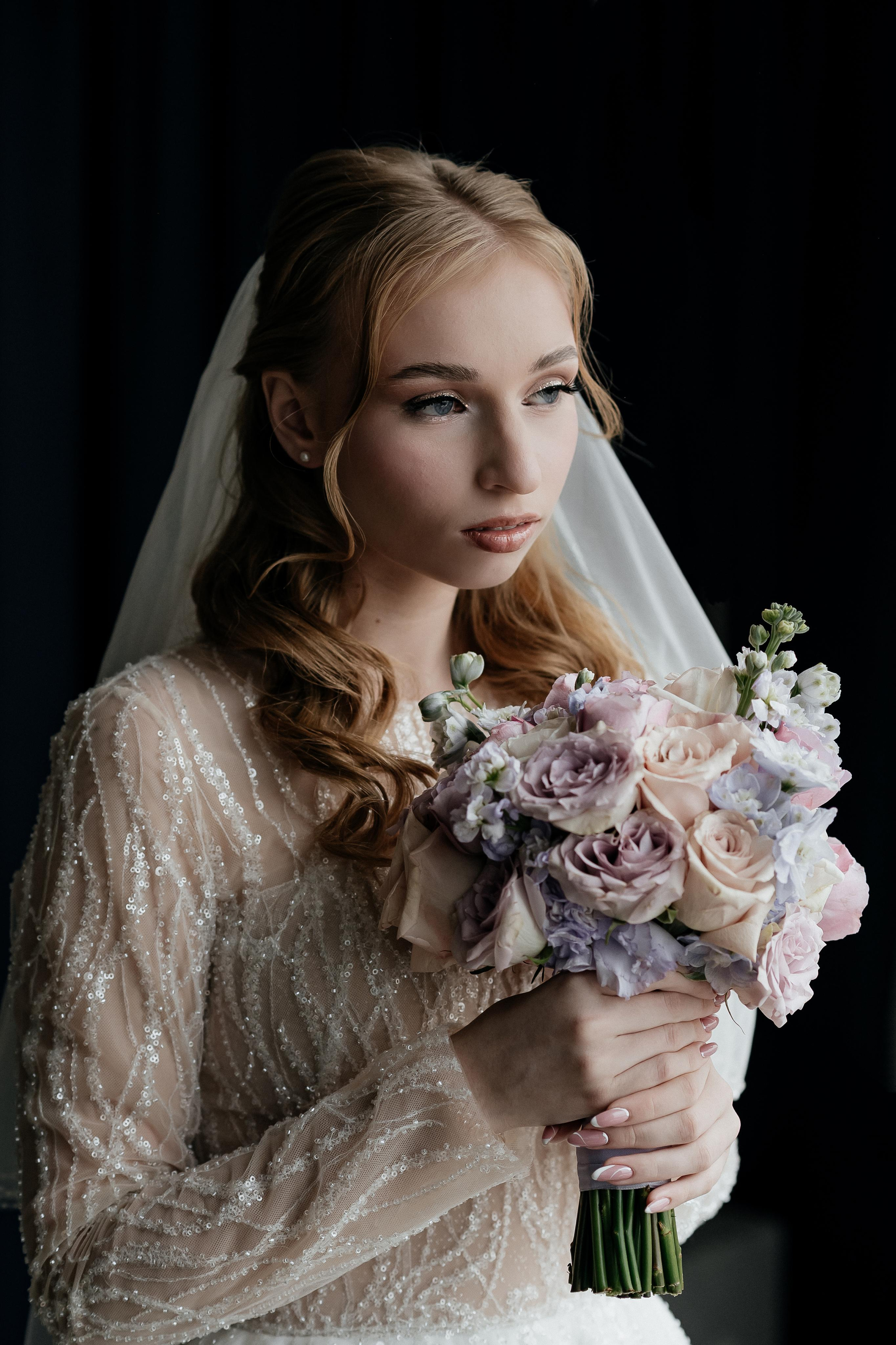 Свадебные сборы Кати и Степана в отеле Radisson Blu Olimpiyskiy. Свадебный фотограф Москва — Сергей и Татьяна