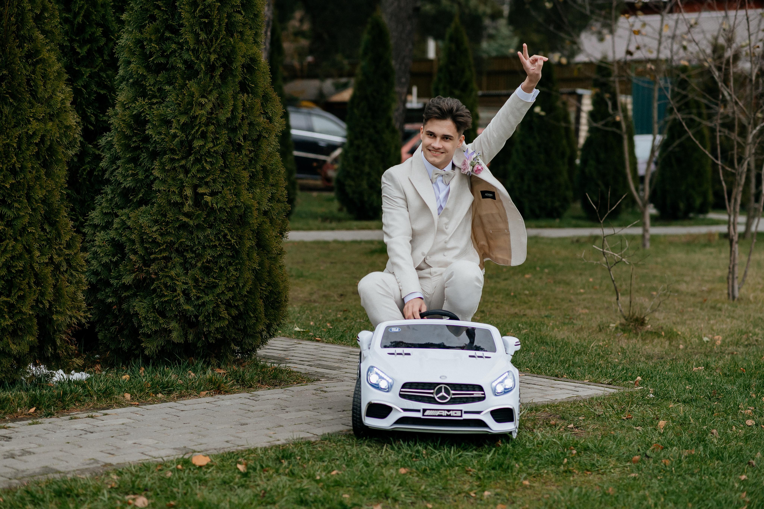 Свадебные сборы Кати и Степана в отеле Radisson Blu Olimpiyskiy. Свадебный фотограф Москва — Сергей и Татьяна