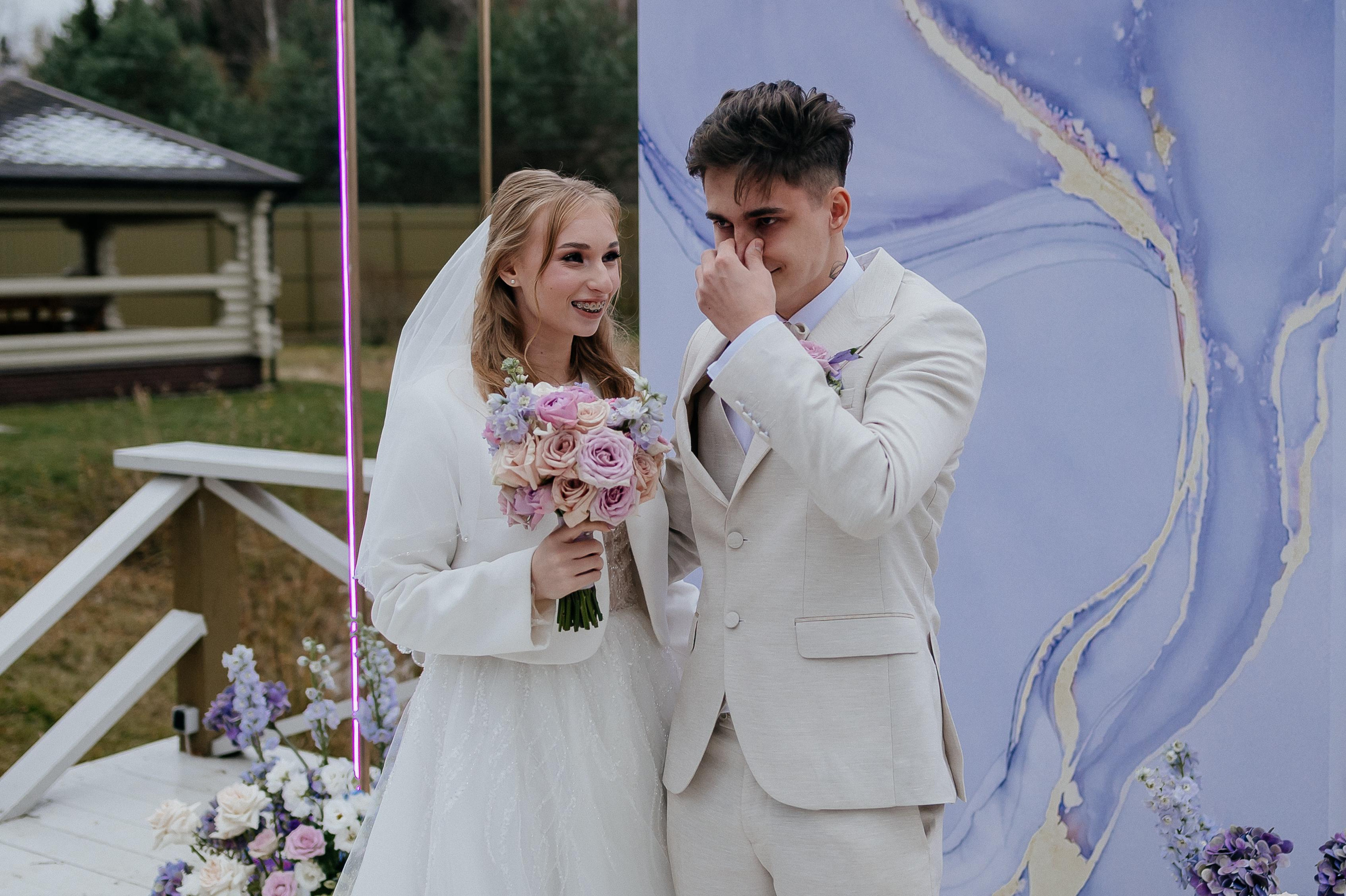 Свадебные сборы Кати и Степана в отеле Radisson Blu Olimpiyskiy. Свадебный фотограф Москва — Сергей и Татьяна