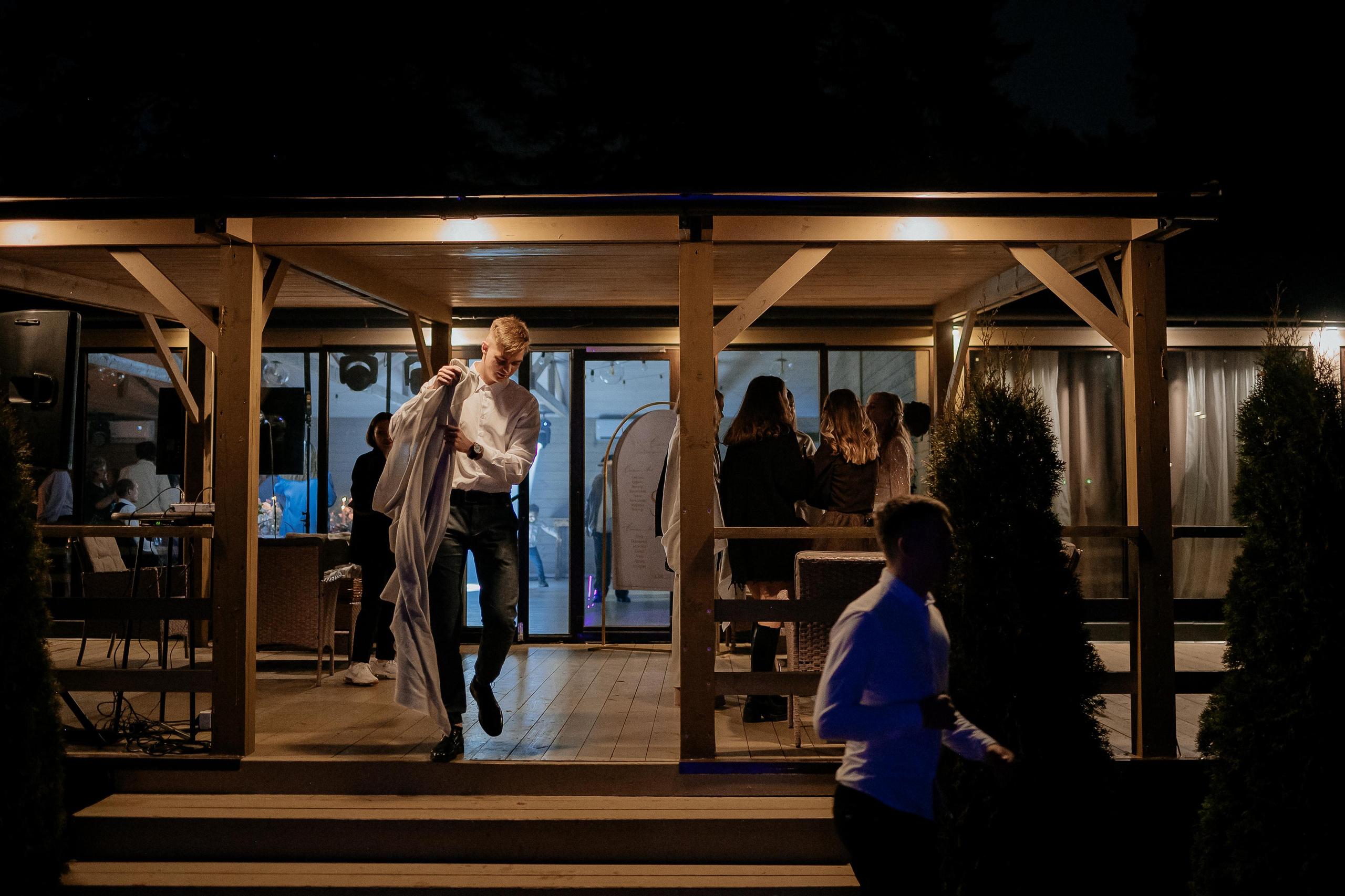 Свадебные сборы Кати и Степана в отеле Radisson Blu Olimpiyskiy. Свадебный фотограф Москва — Сергей и Татьяна