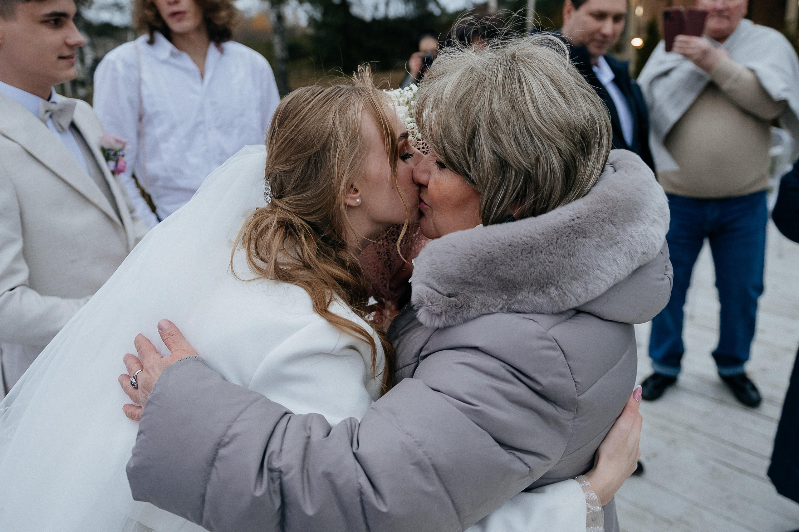 Свадебные сборы Кати и Степана в отеле Radisson Blu Olimpiyskiy. Свадебный фотограф Москва — Сергей и Татьяна