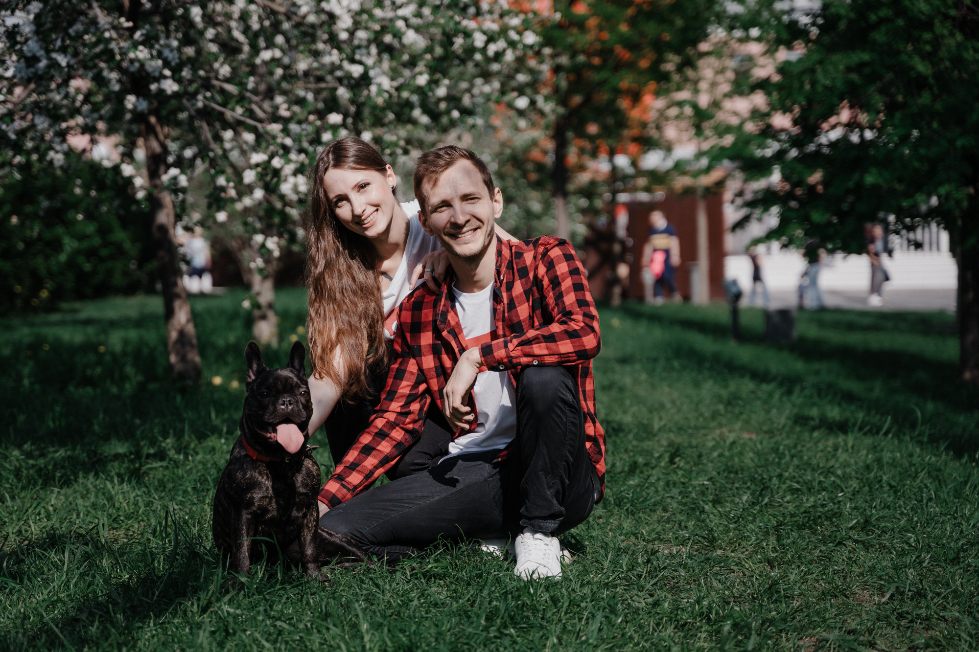 Лав стори Маши и Артема в парке им. Баумана в городе Москва. Свадебный фотограф Москва — Сергей и Татьяна