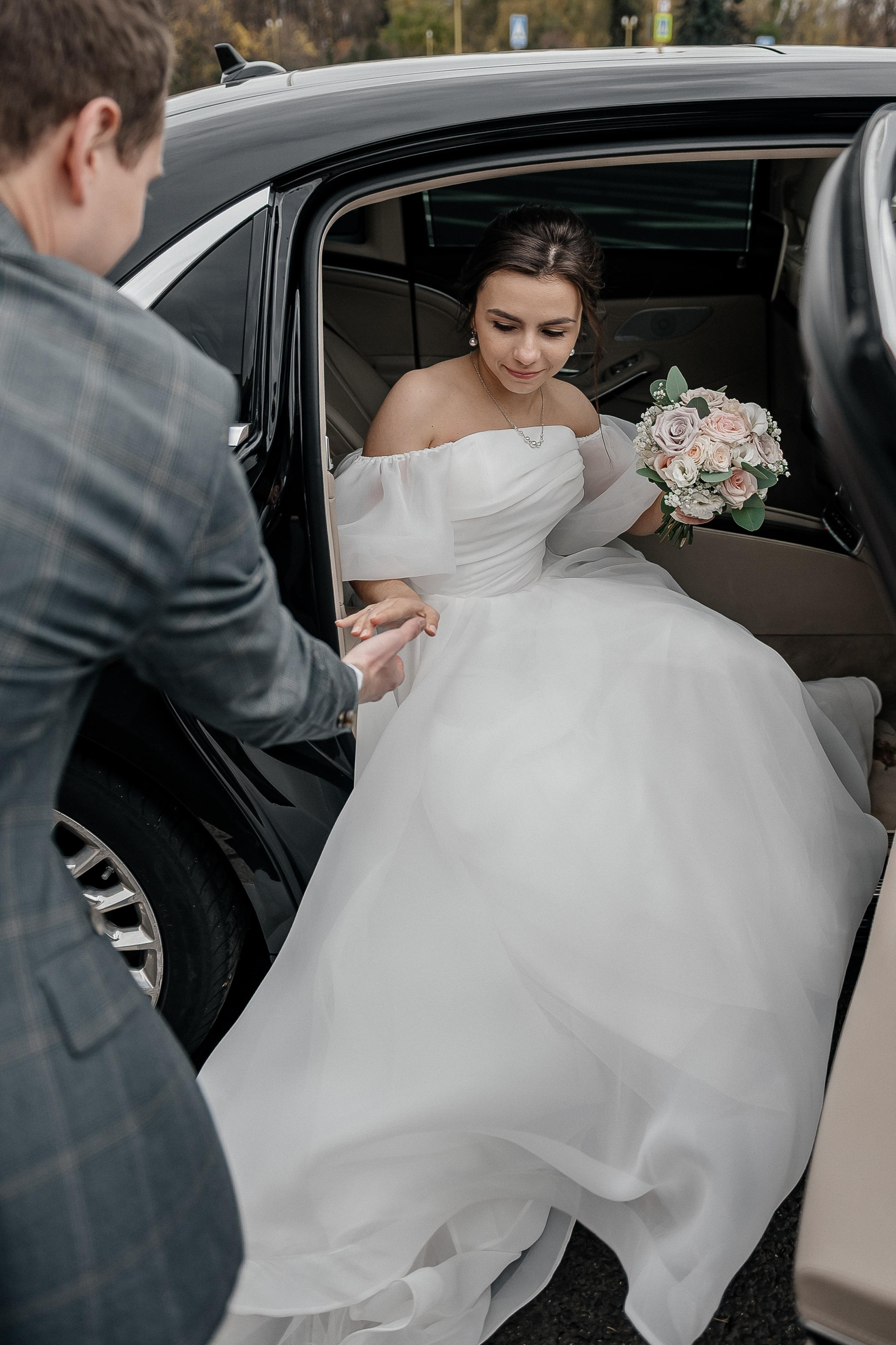 Осенняя свадьба Светы и Миши, со сбора в отеле Movenpic. Свадебный фотограф Москва — Сергей и Татьяна