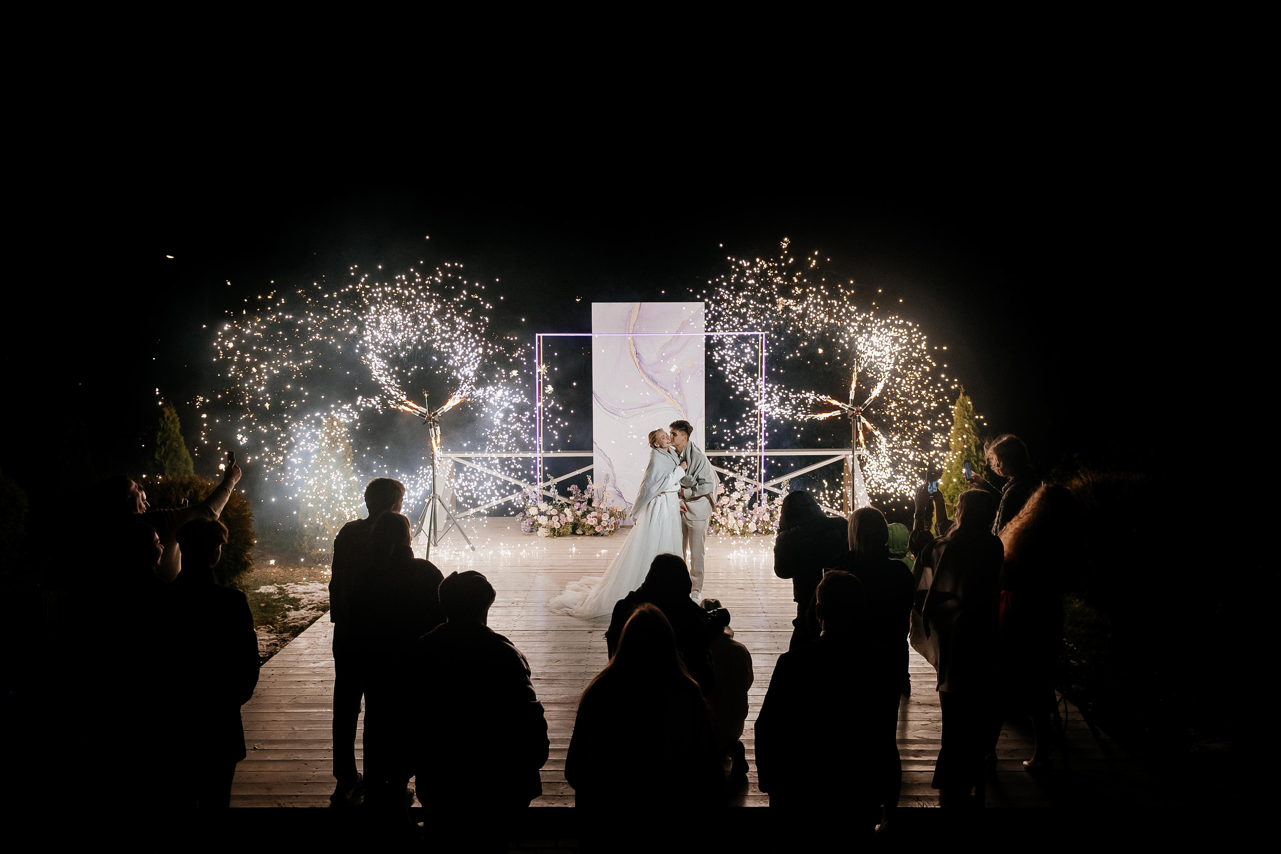 Свадебные сборы Кати и Степана в отеле Radisson Blu Olimpiyskiy. Свадебный фотограф Москва — Сергей и Татьяна