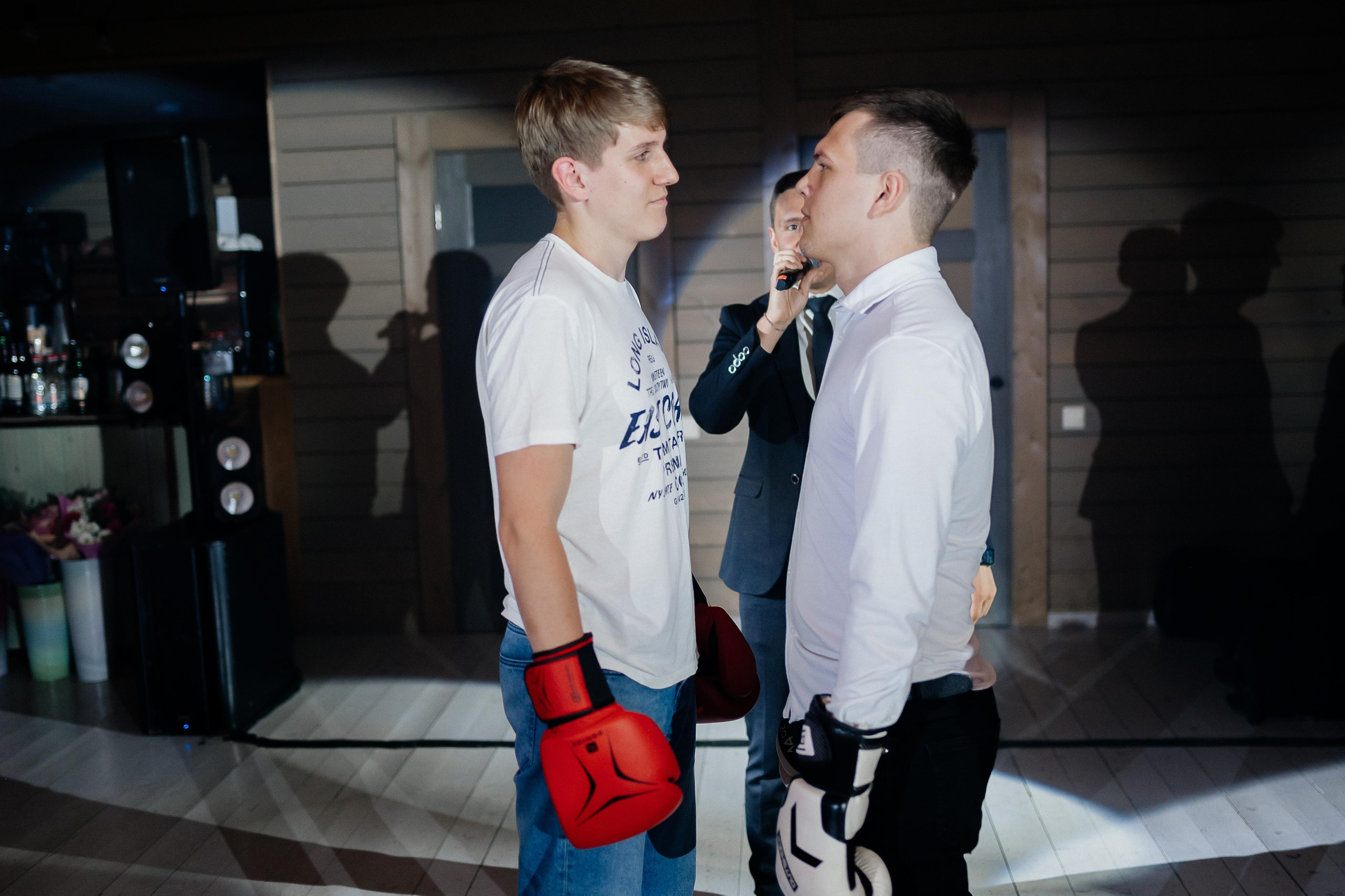 Свадебные сборы Кати и Степана в отеле Radisson Blu Olimpiyskiy. Свадебный фотограф Москва — Сергей и Татьяна