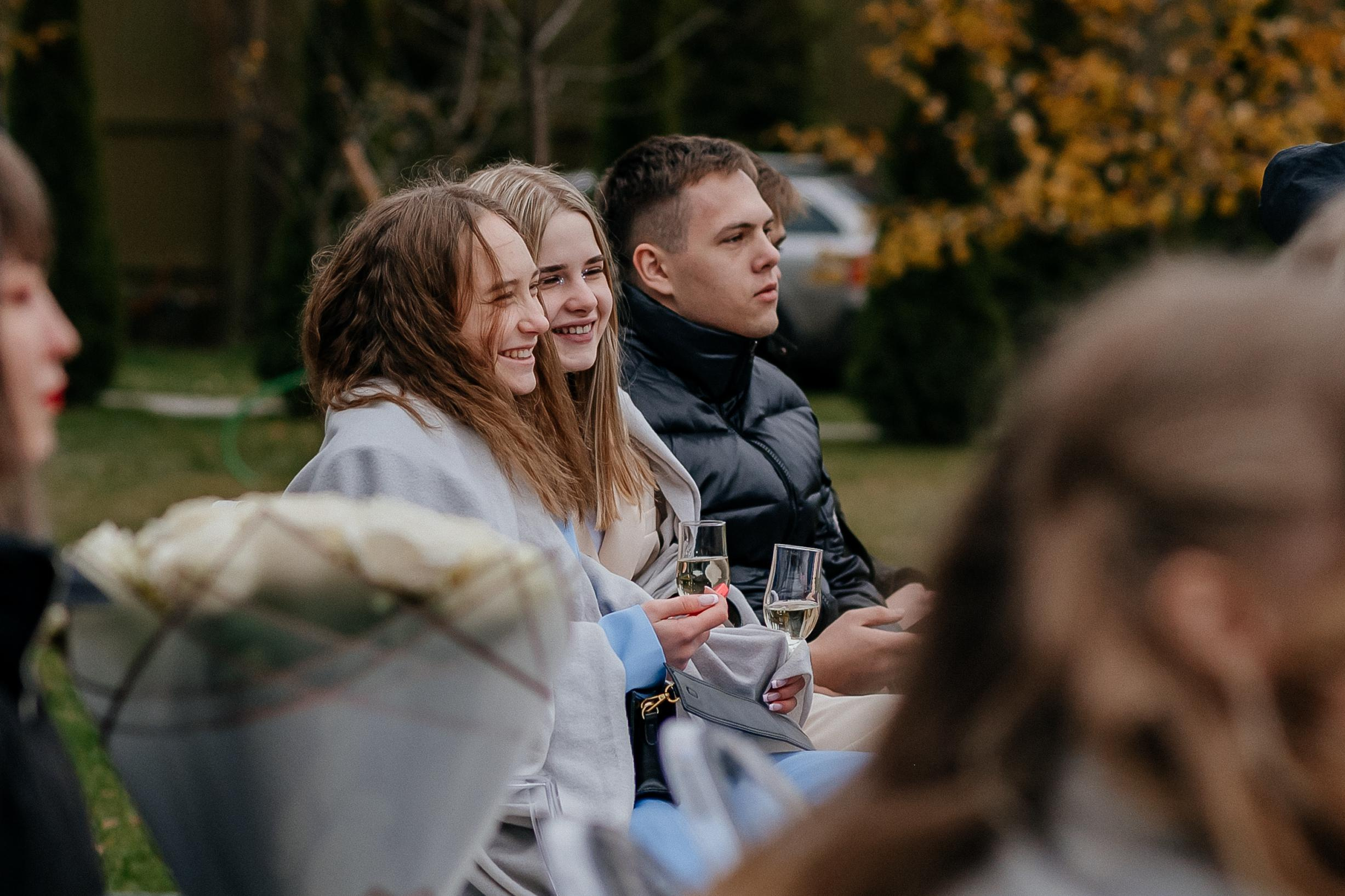 Свадебные сборы Кати и Степана в отеле Radisson Blu Olimpiyskiy. Свадебный фотограф Москва — Сергей и Татьяна