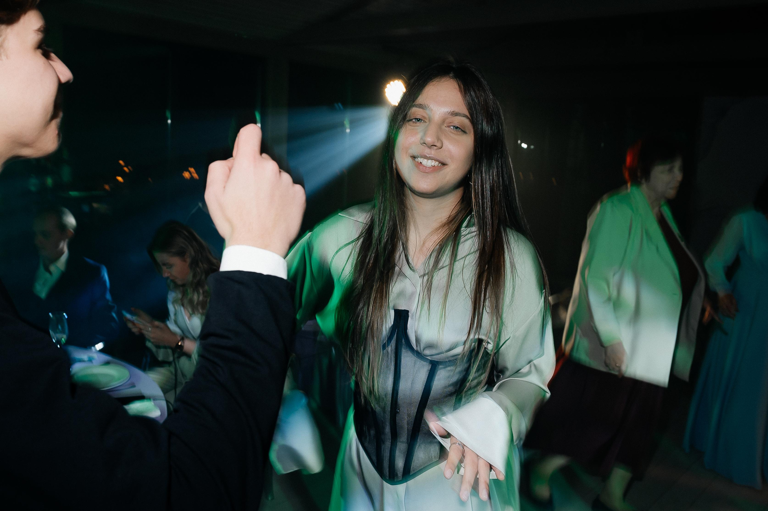 Свадебные сборы Кати и Степана в отеле Radisson Blu Olimpiyskiy. Свадебный фотограф Москва — Сергей и Татьяна