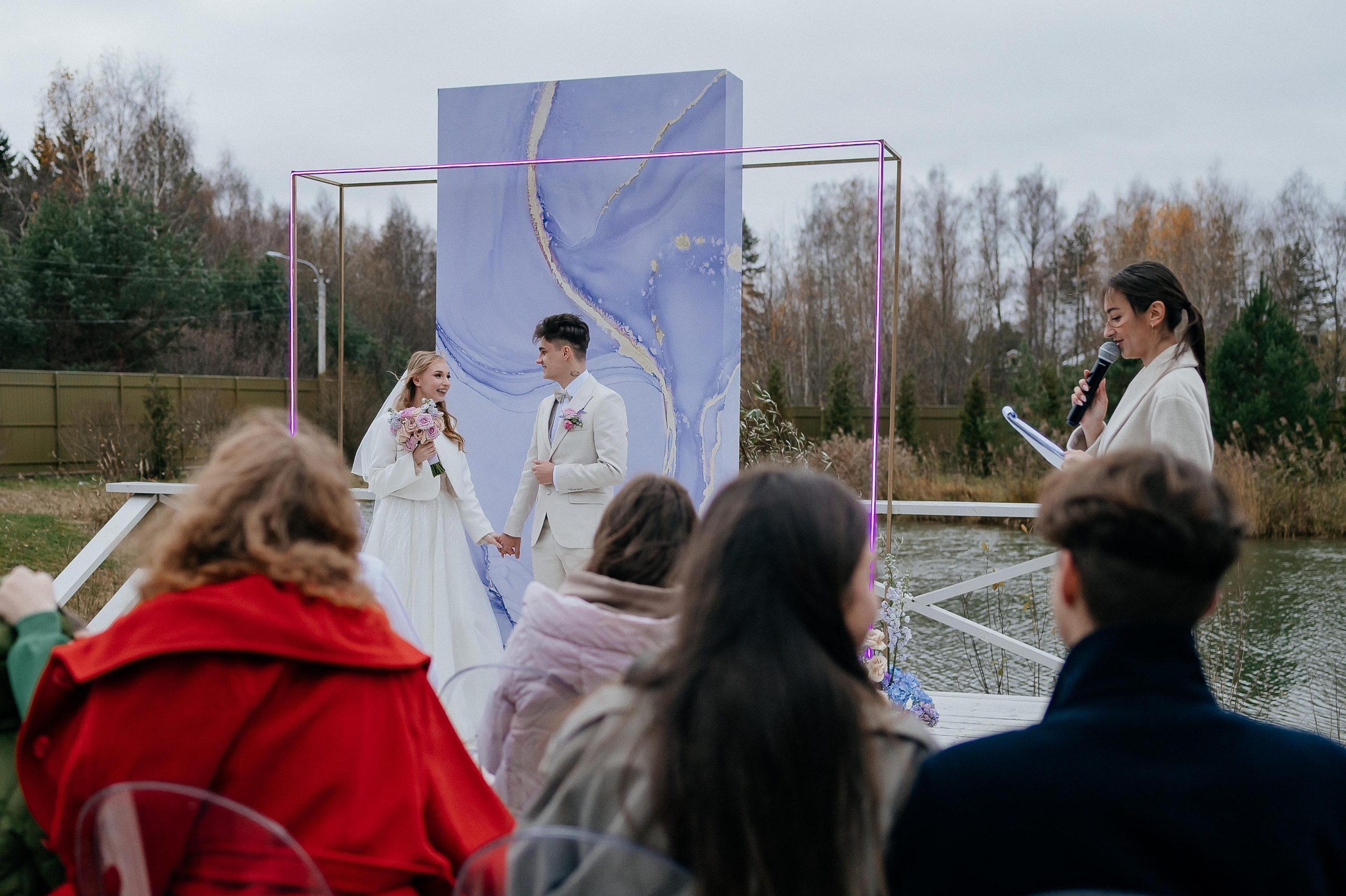 Свадебные сборы Кати и Степана в отеле Radisson Blu Olimpiyskiy. Свадебный фотограф Москва — Сергей и Татьяна