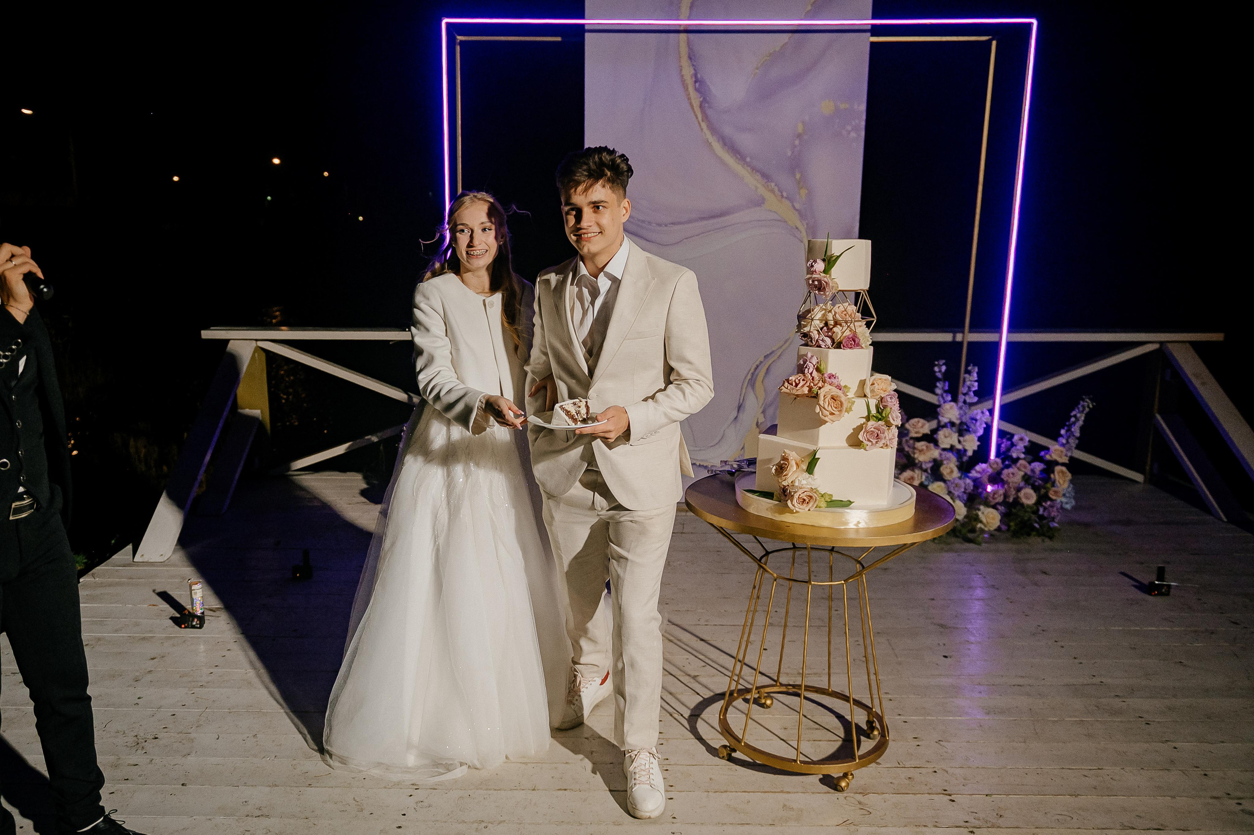 Свадебные сборы Кати и Степана в отеле Radisson Blu Olimpiyskiy. Свадебный фотограф Москва — Сергей и Татьяна