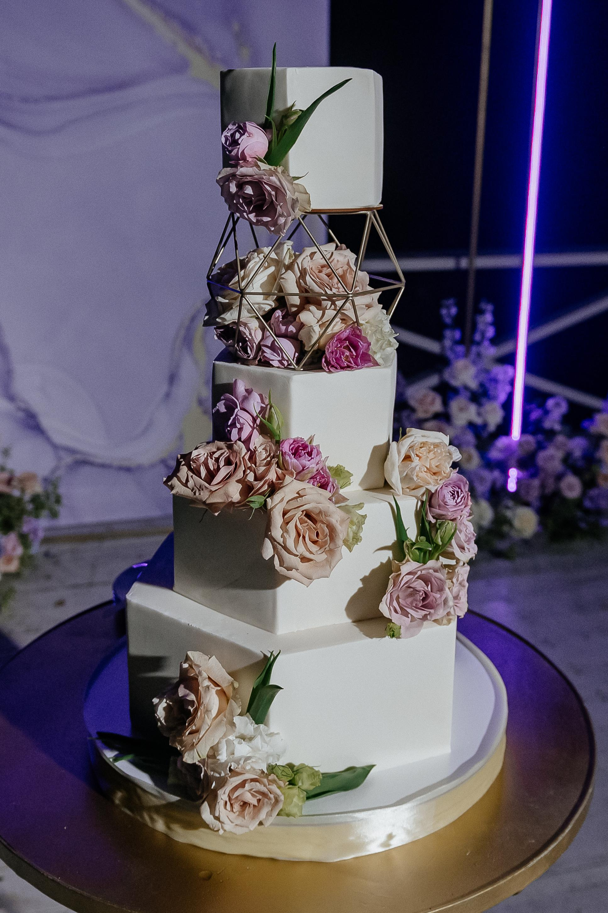 Свадебные сборы Кати и Степана в отеле Radisson Blu Olimpiyskiy. Свадебный фотограф Москва — Сергей и Татьяна