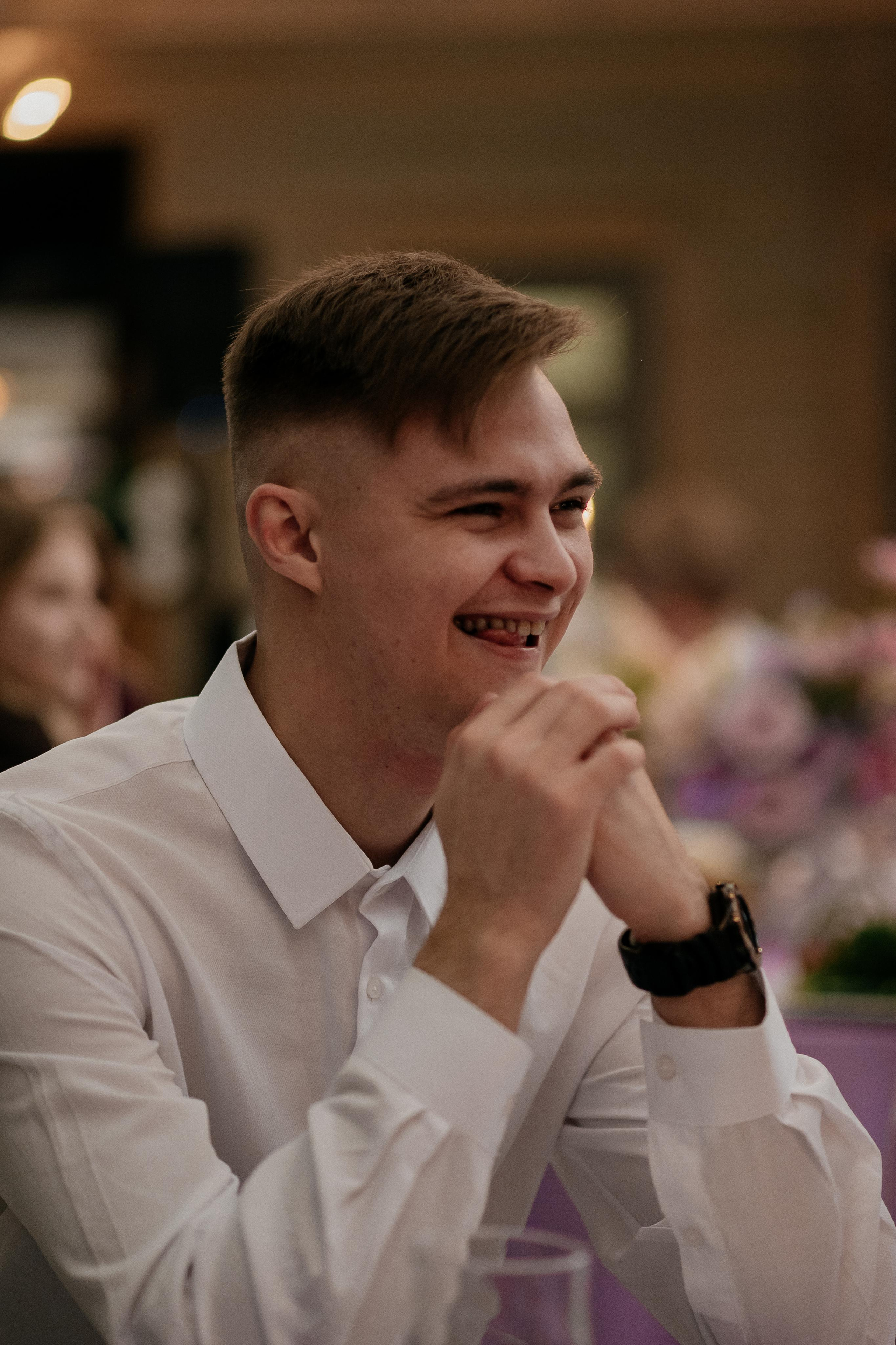 Свадебные сборы Кати и Степана в отеле Radisson Blu Olimpiyskiy. Свадебный фотограф Москва — Сергей и Татьяна