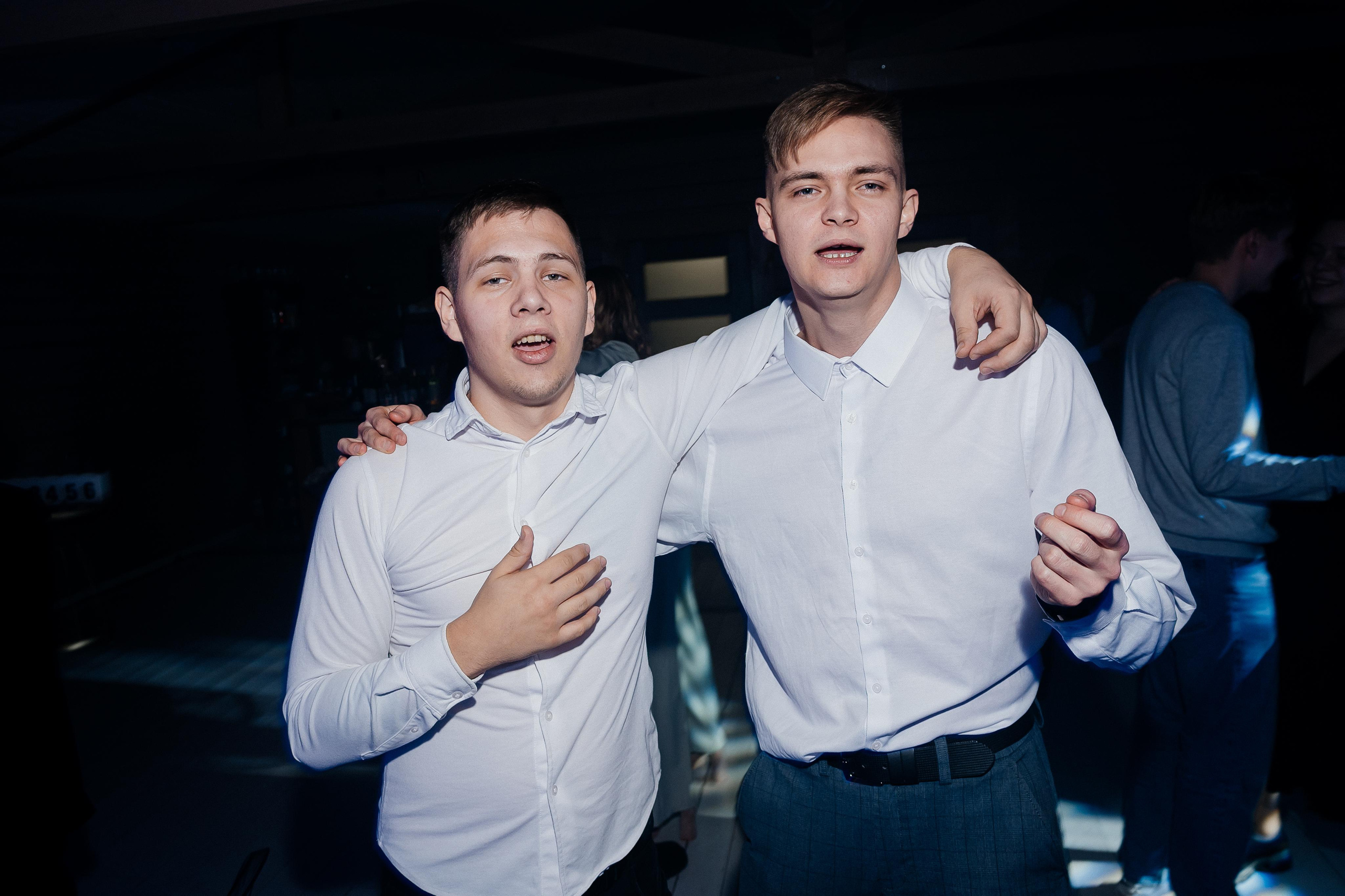 Свадебные сборы Кати и Степана в отеле Radisson Blu Olimpiyskiy. Свадебный фотограф Москва — Сергей и Татьяна