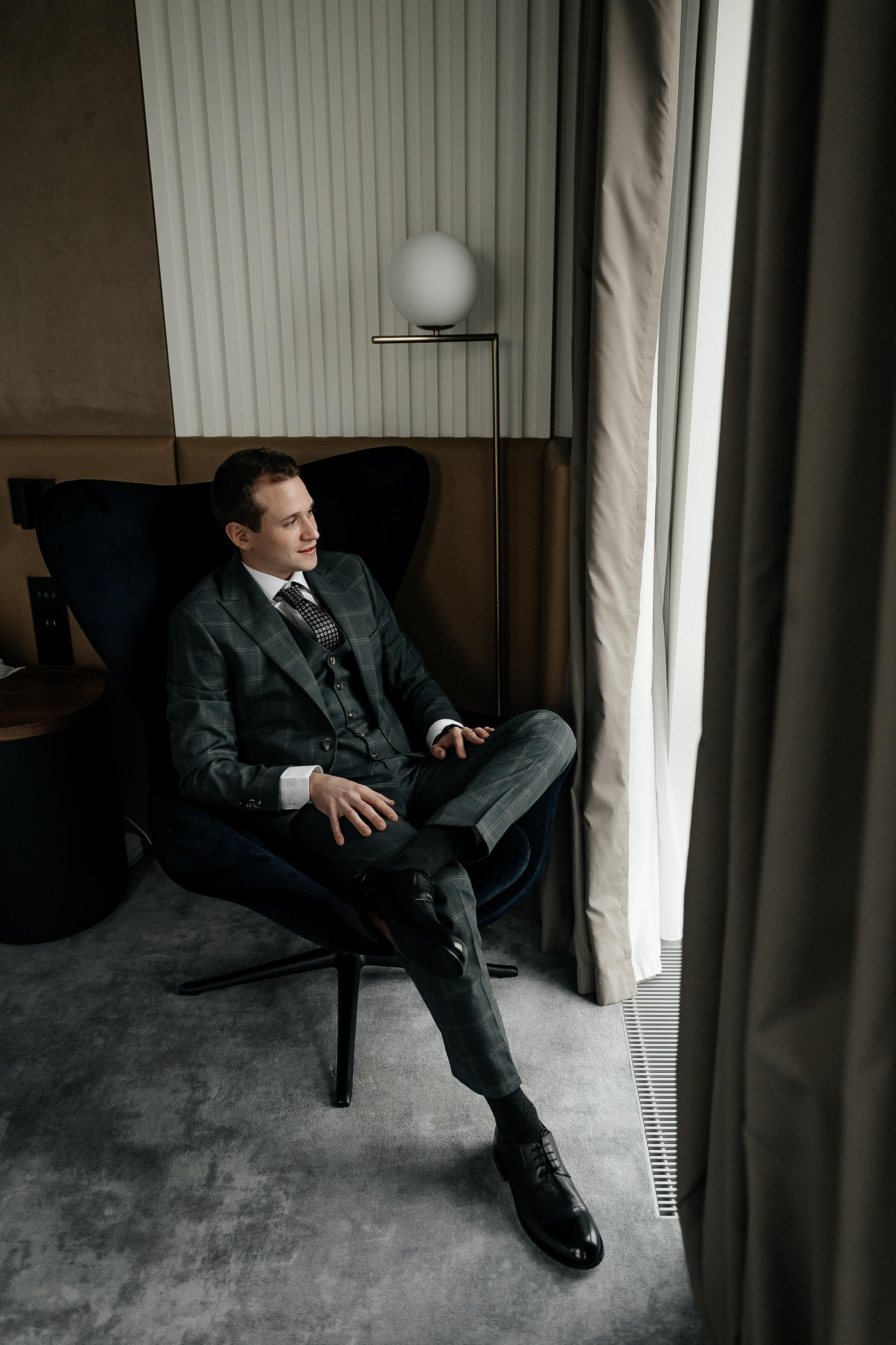 Осенняя свадьба Светы и Миши, со сбора в отеле Movenpic. Свадебный фотограф Москва — Сергей и Татьяна