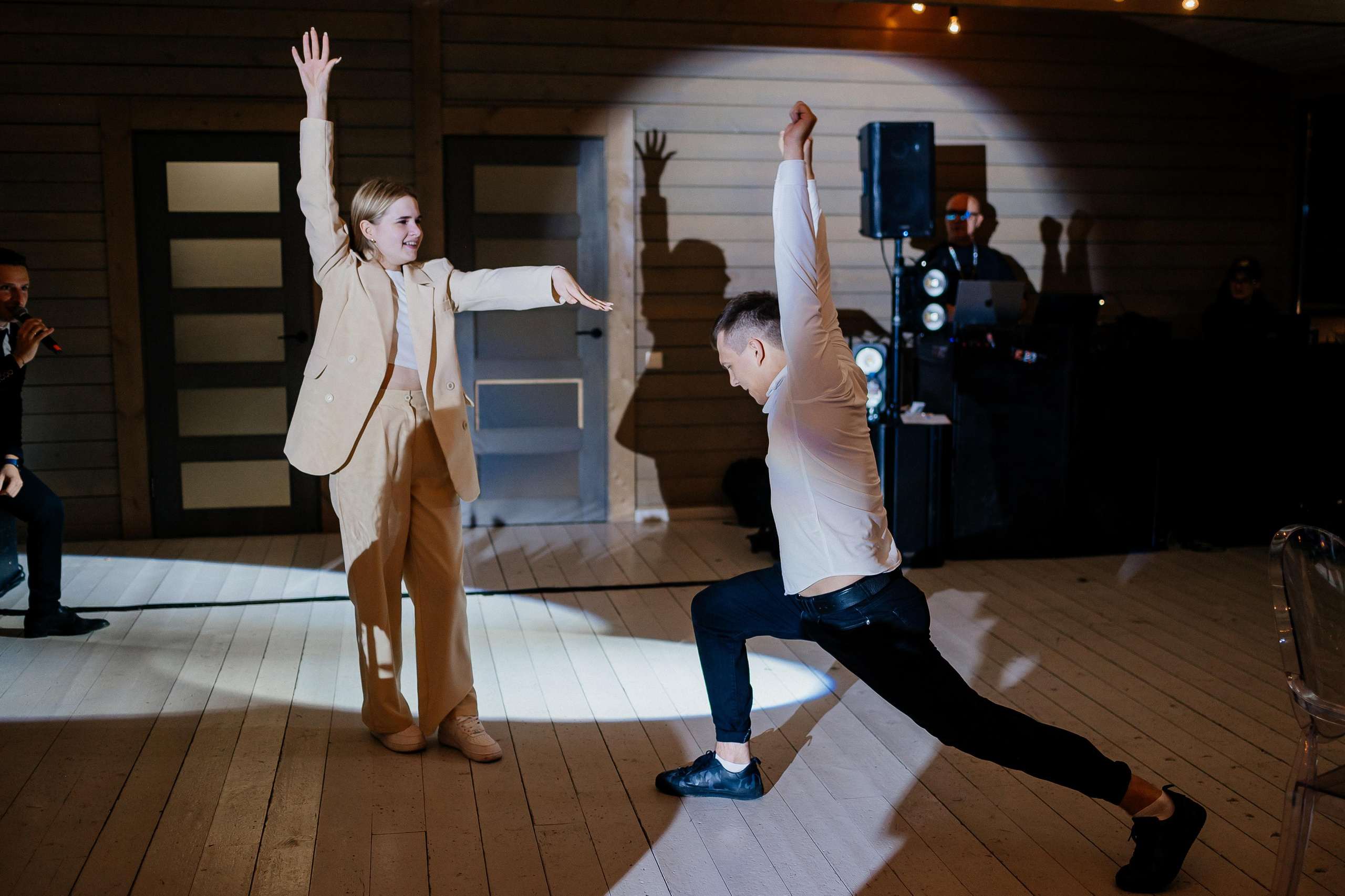 Свадебные сборы Кати и Степана в отеле Radisson Blu Olimpiyskiy. Свадебный фотограф Москва — Сергей и Татьяна